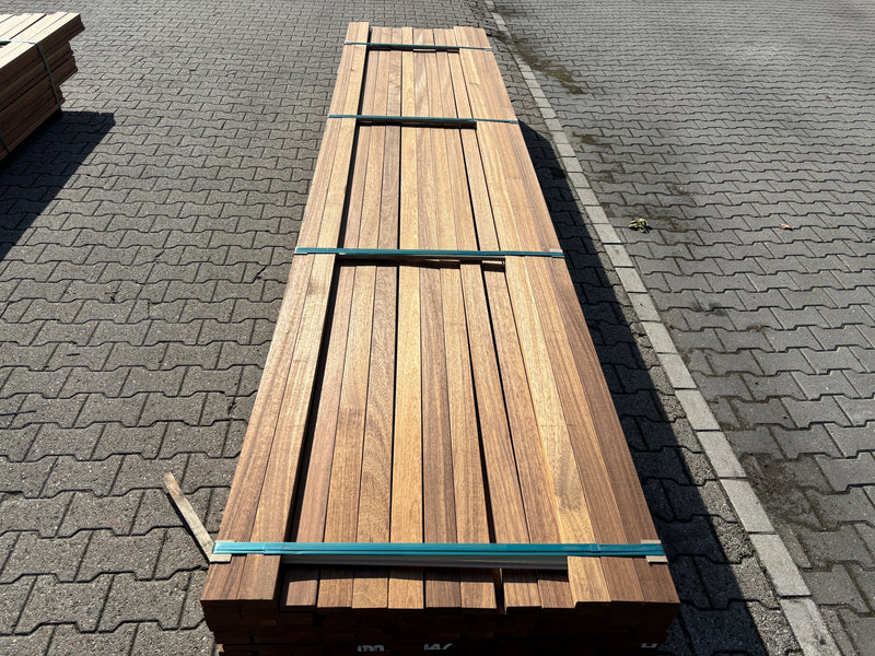 Guyana Teak Planken Geschaafd 25x70mm - Lengte 400-430cm, 187 stuks