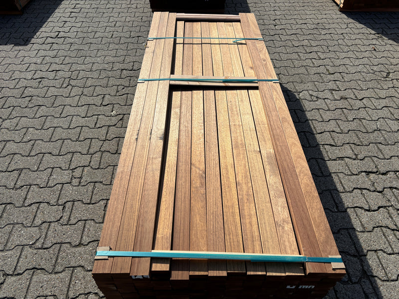 Guyana Teak Planken Geschaafd 25x70mm - Lengte 215-245cm, 187 stuks