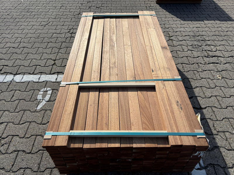 Guyana Teak Planken Geschaafd 25x70mm - Lengte 185cm, 187 stuks
