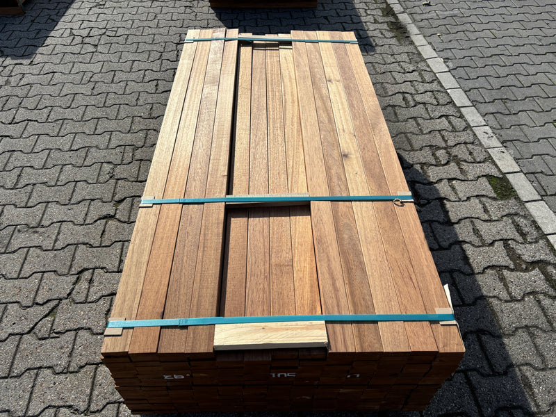 Guyana Teak Planken Geschaafd 25x70mm - Lengte 185cm, 204 stuks
