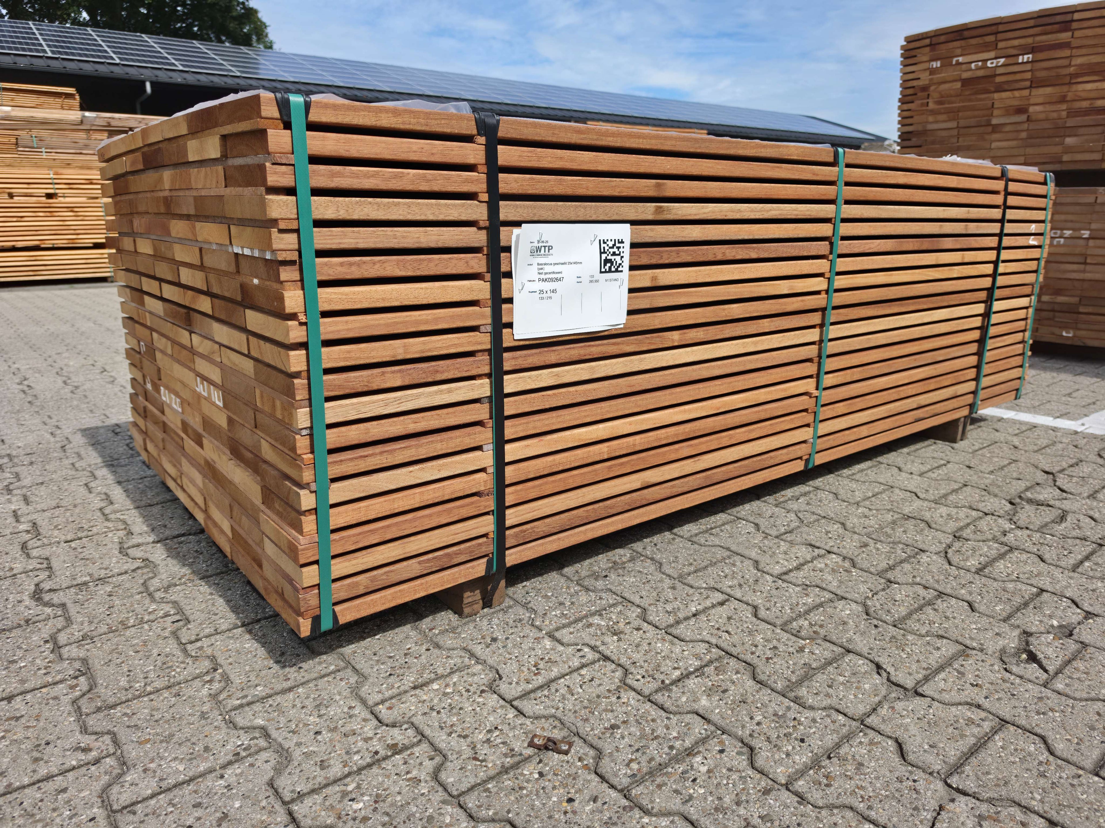 Guyana Teak Geschaafd 25x145mm - lengte 215cm, 133 stuks