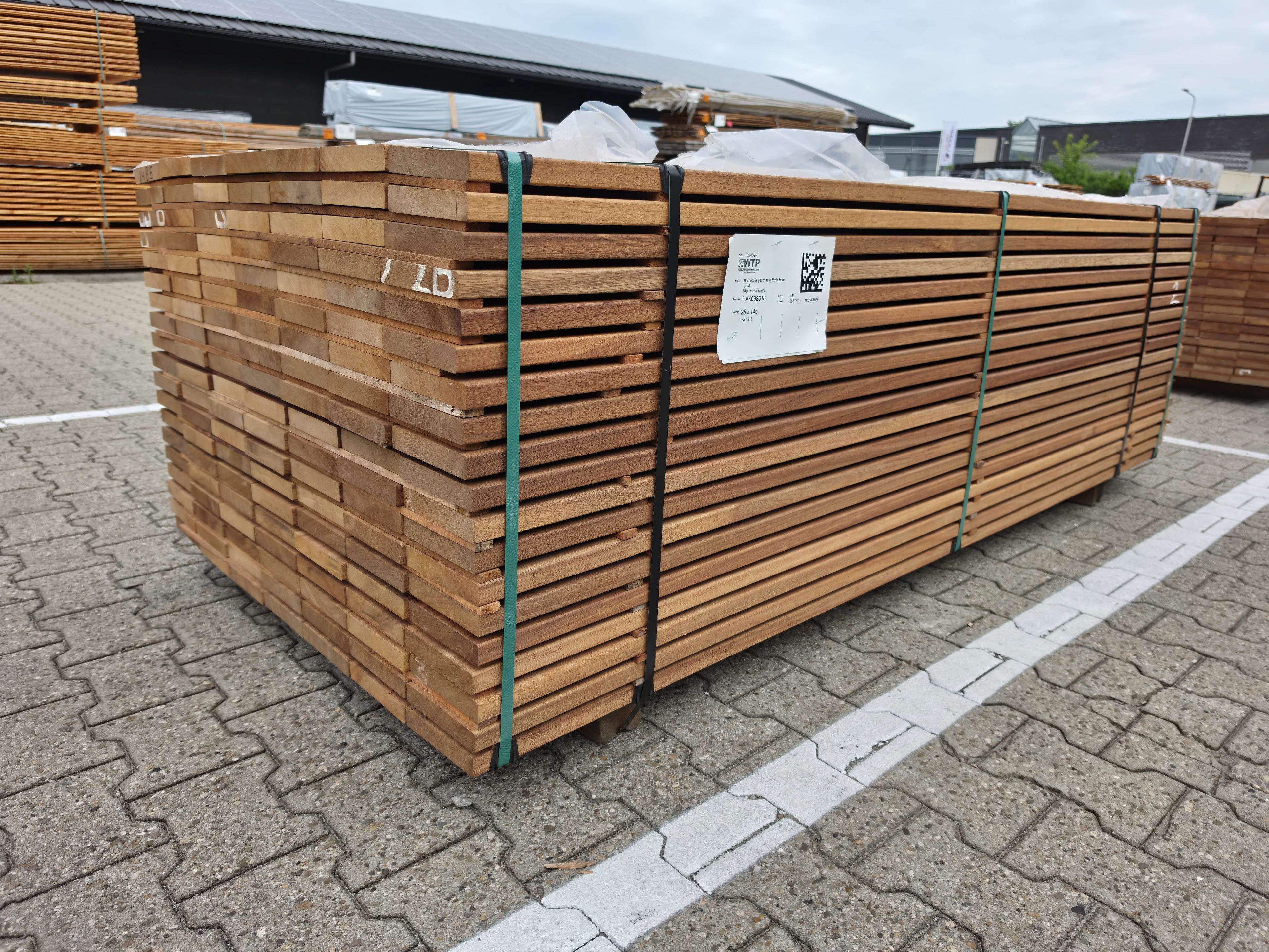 Guyana Teak Geschaafd 25x145mm - lengte 215cm, 133 stuks