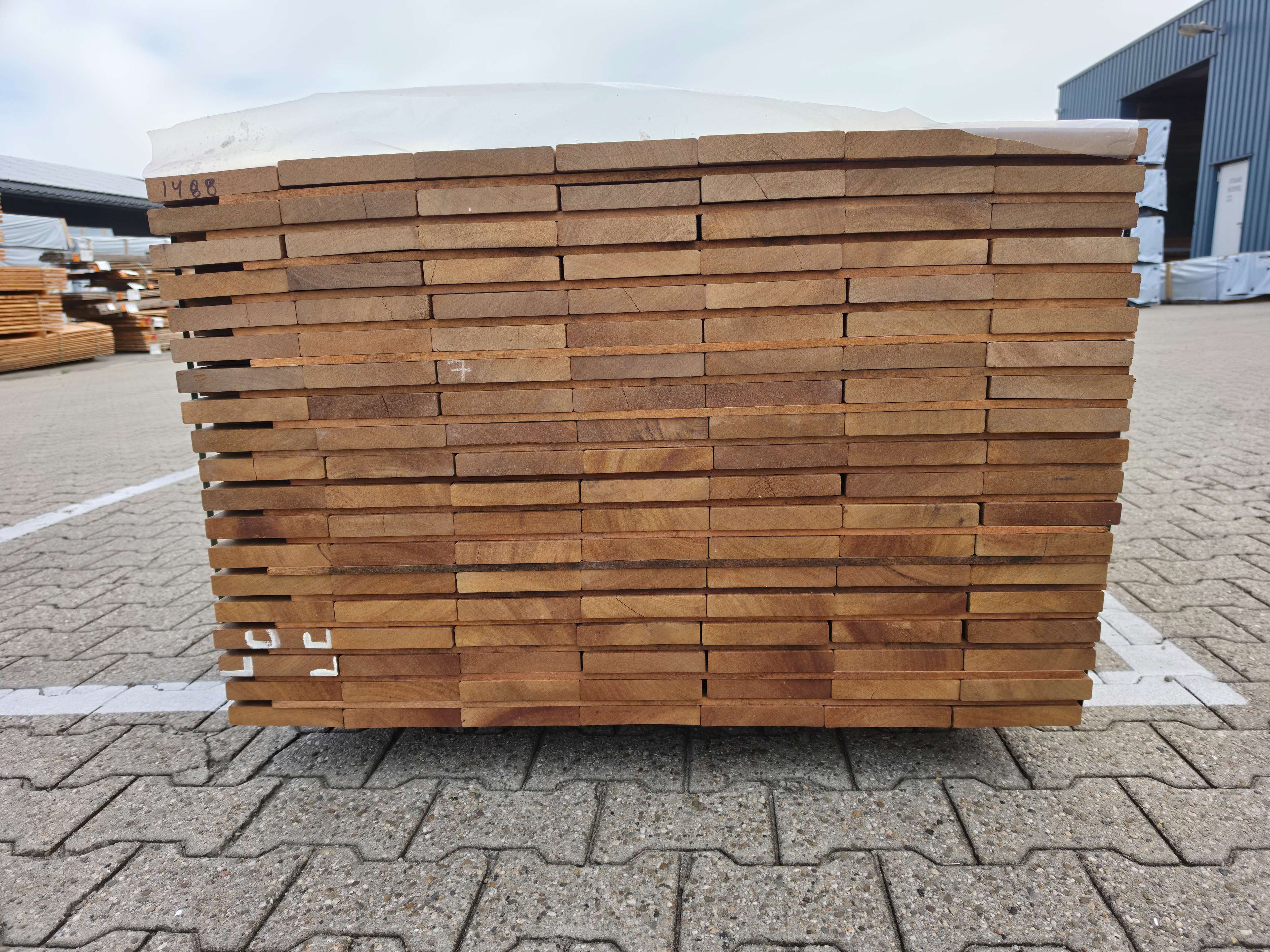 Guyana Teak Geschaafd 25x145mm - lengte 175cm, 133 stuks