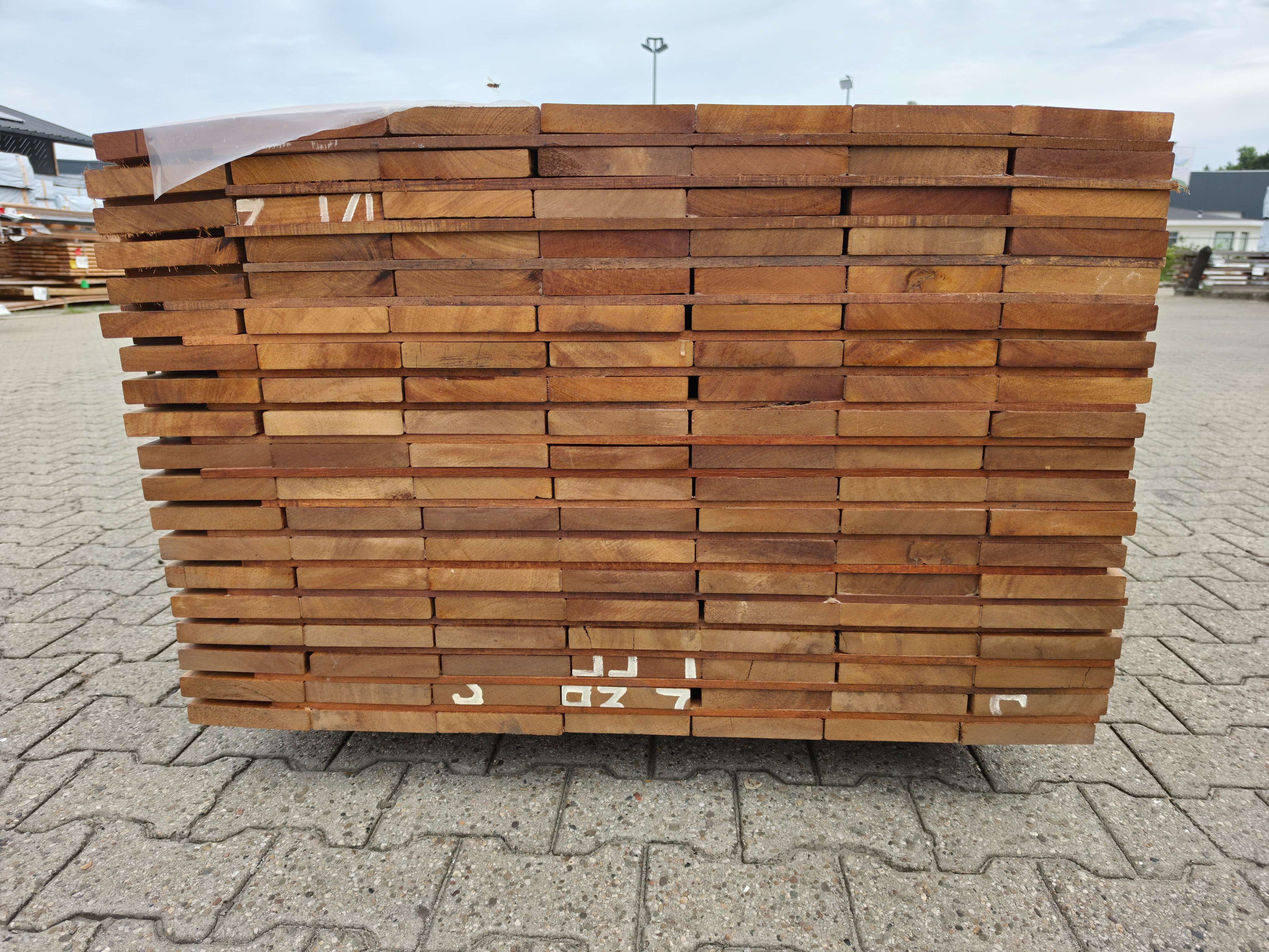 Guyana Teak Geschaafd 25x145mm - lengte 175cm, 133 stuks