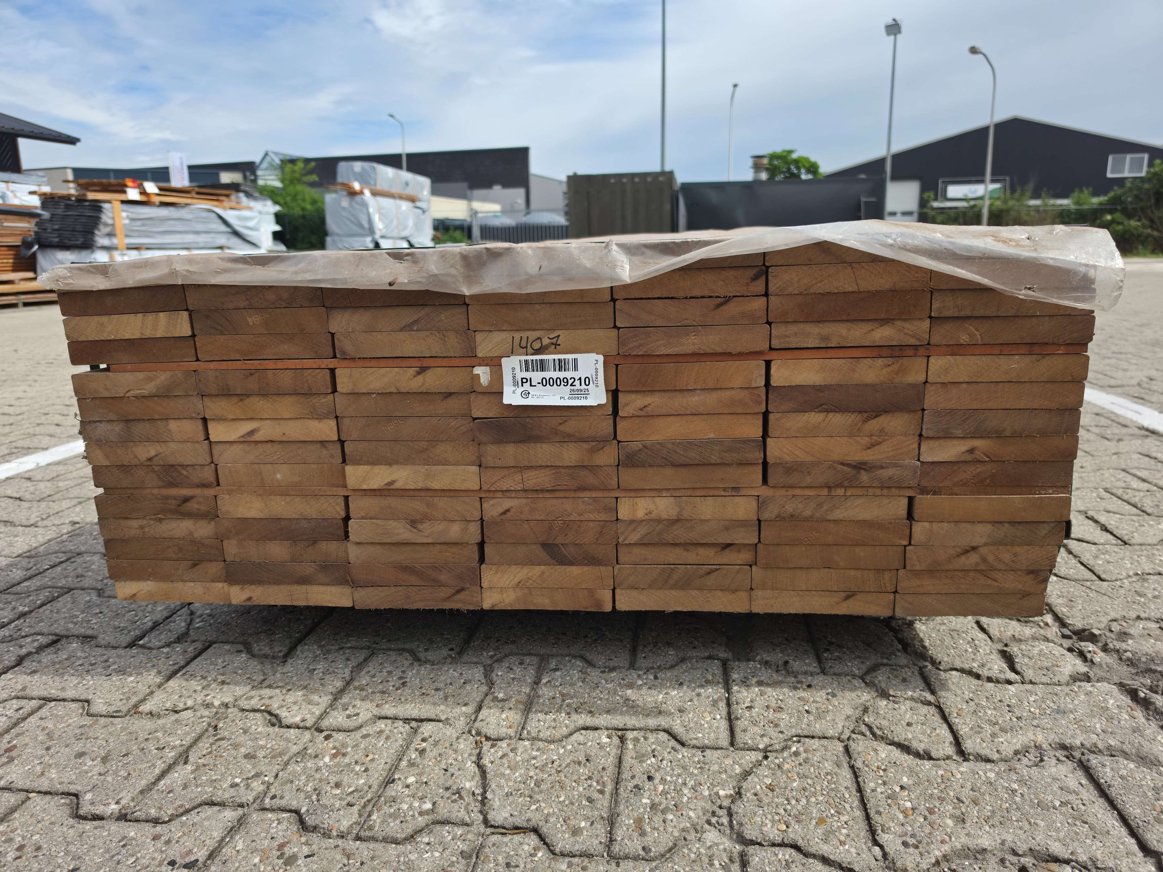 Guyana Teak Geschaafd 25x140mm - lengte 215cm, 98 stuks