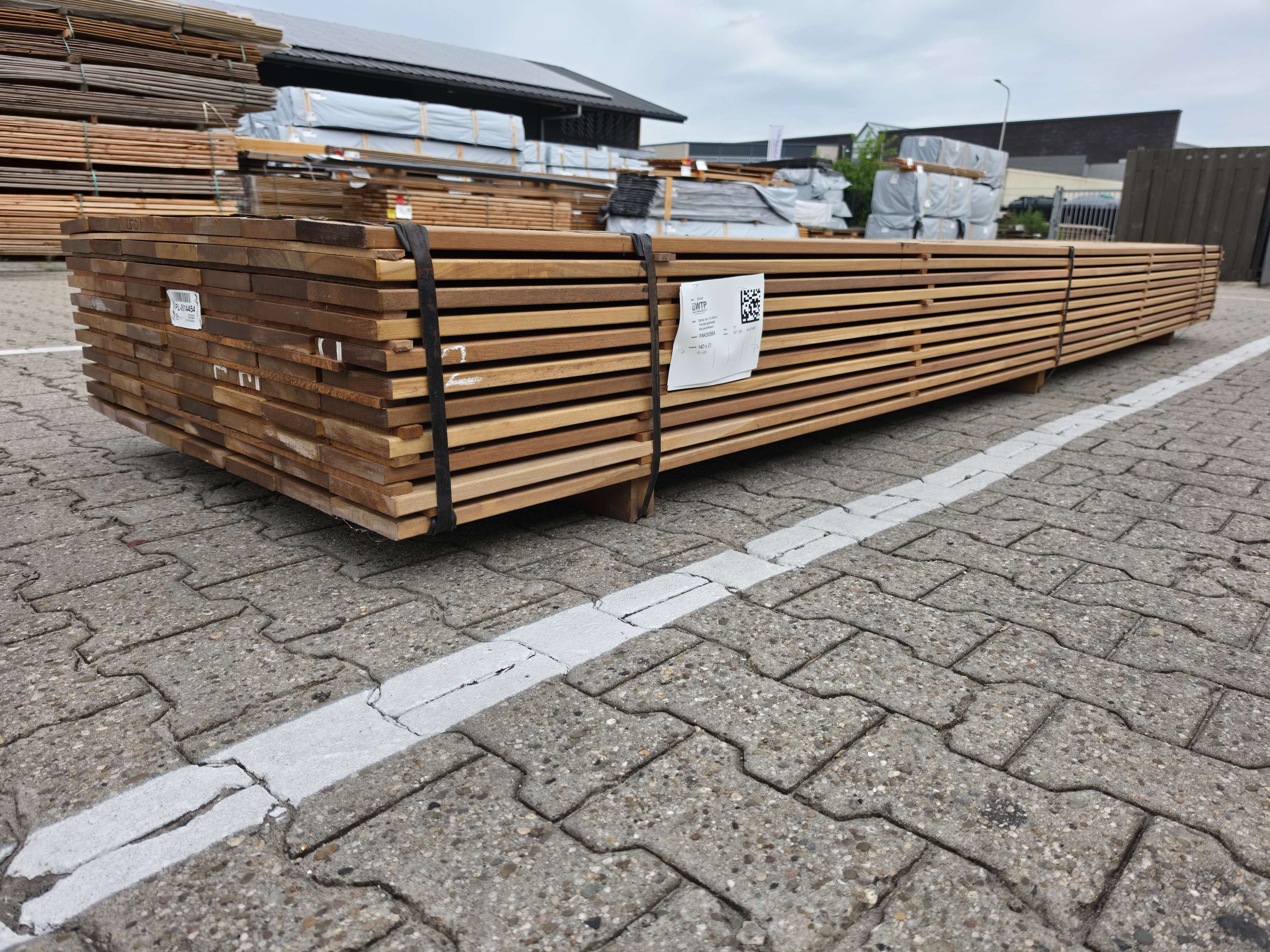 Guyana Ipé Geschaafd 21x140mm (Country Grade) - lengte 430cm, 77 stuks