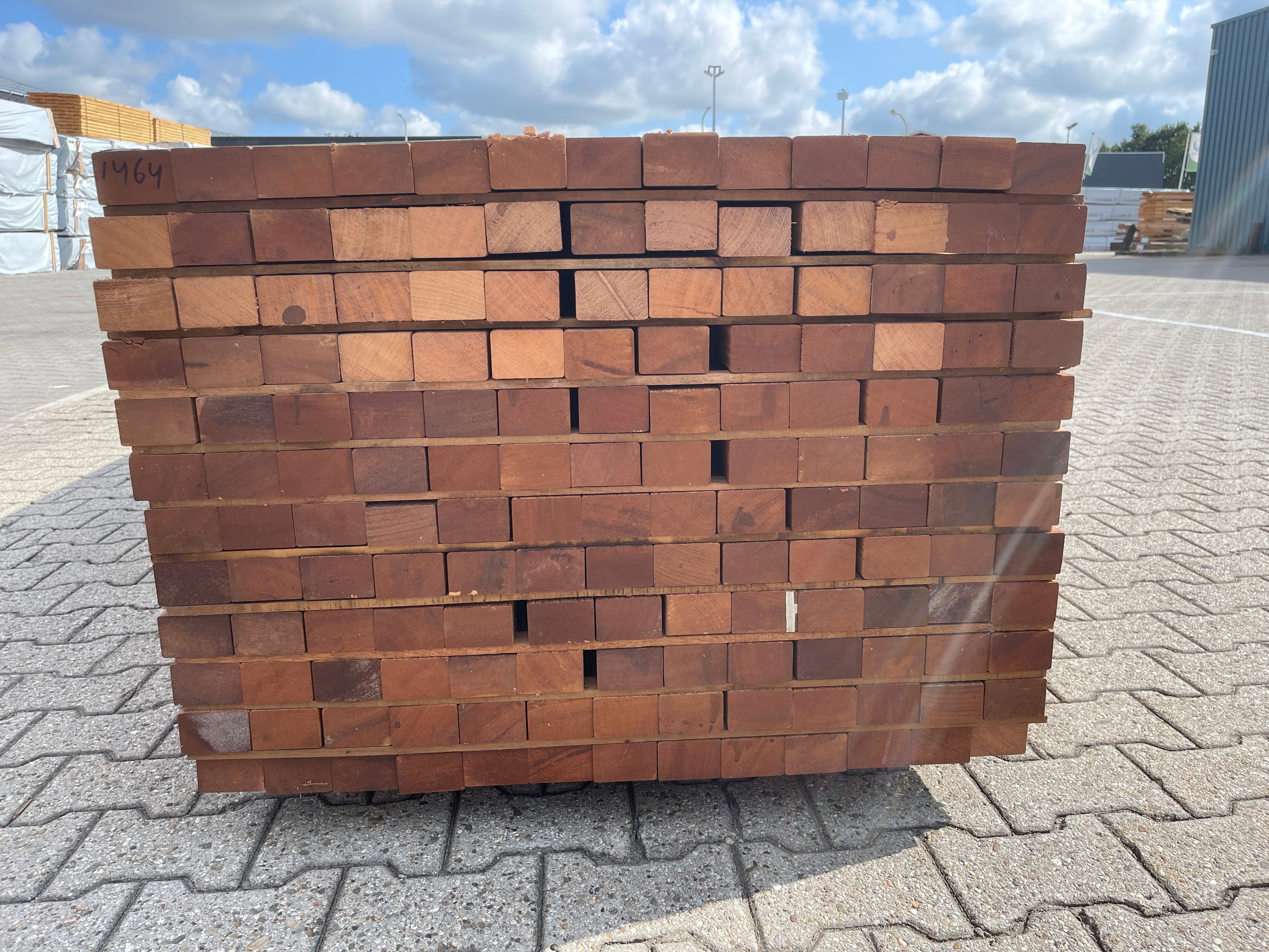Angelim Pedra Onderliggers Geschaafd 45x68mm - Lengte 400cm, 156 stuks