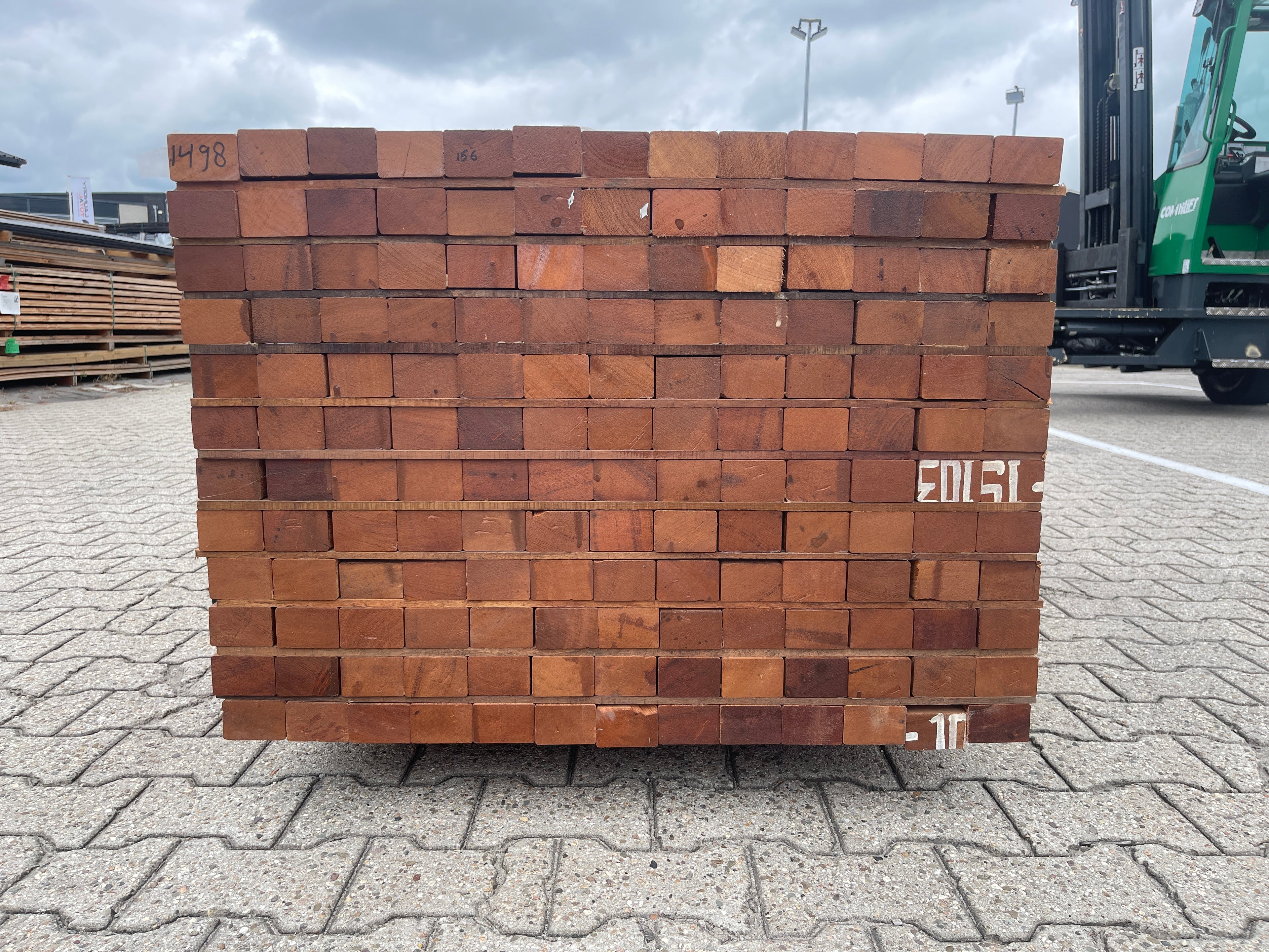 Angelim Pedra Onderliggers Geschaafd 45x68mm - Lengte 300cm, 156 stuks