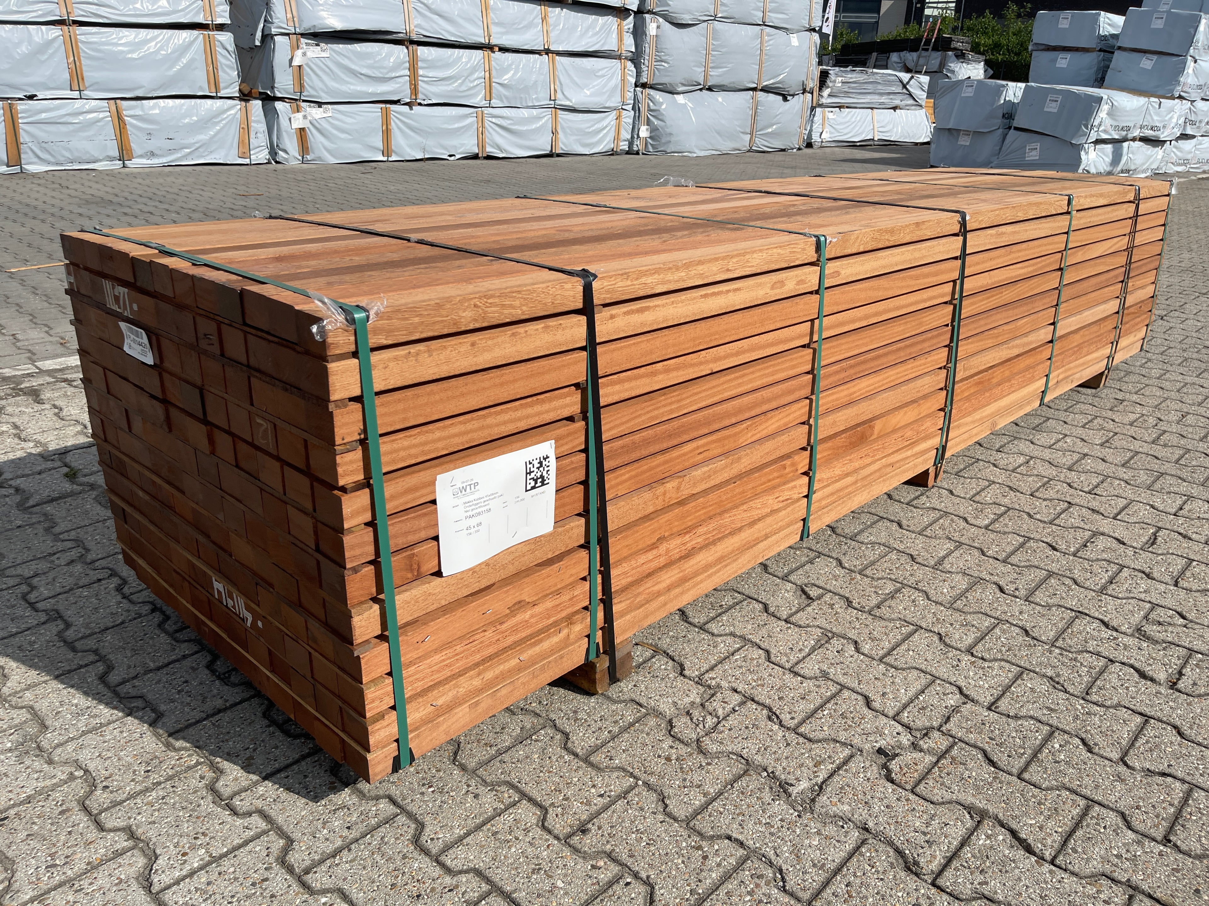 Angelim Pedra Onderliggers Geschaafd 45x68mm - Lengte 350cm, 156 stuks