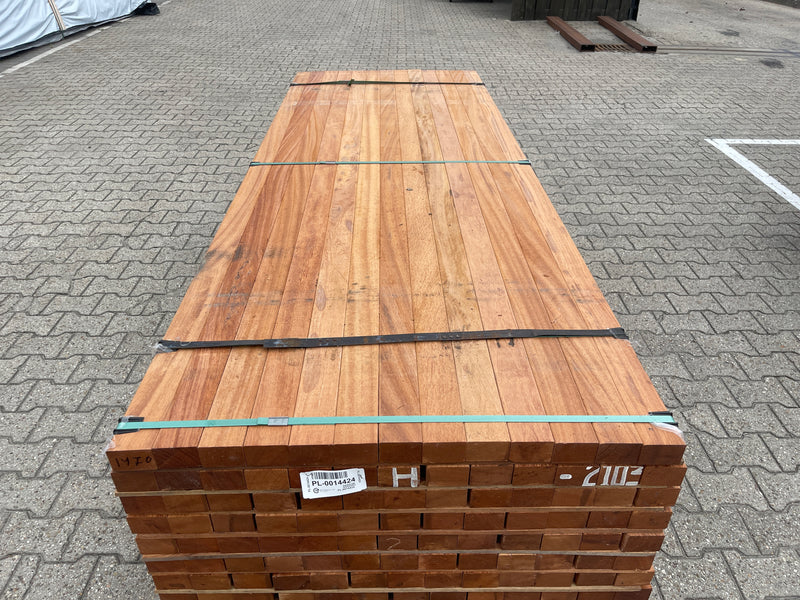 Angelim Pedra Onderliggers Geschaafd 45x68mm - Lengte 250cm, 156 stuks