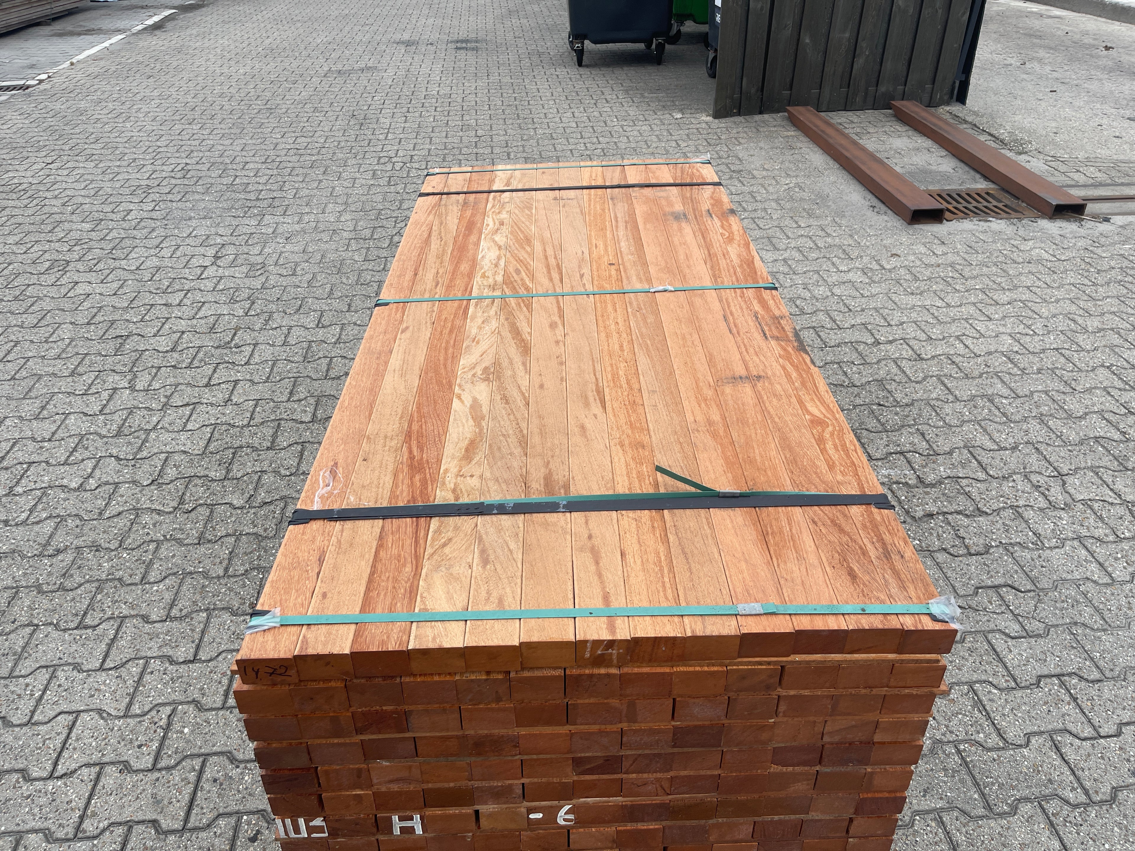 Angelim Pedra Onderliggers Geschaafd 45x68mm - Lengte 200cm, 156 stuks