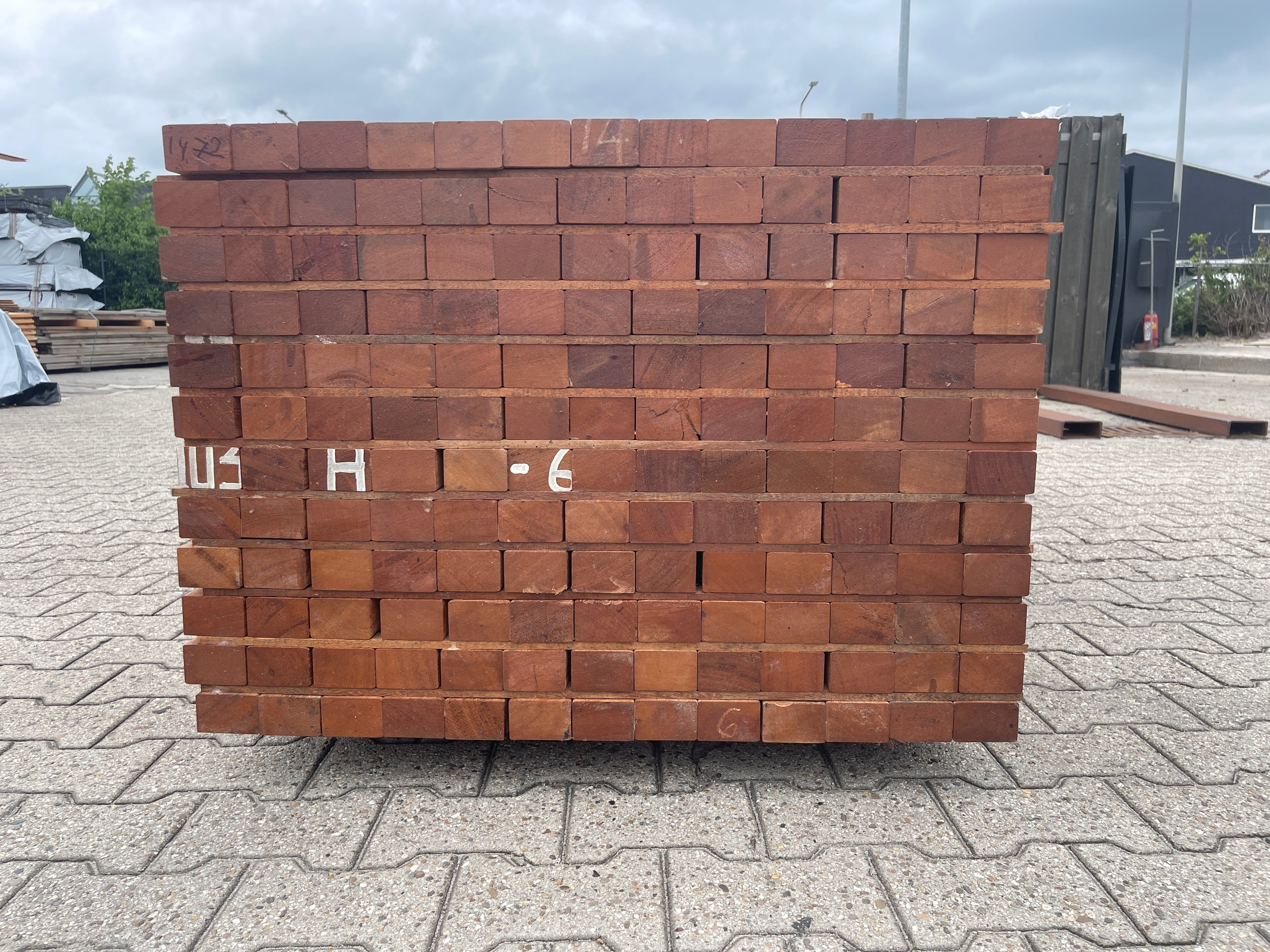 Angelim Pedra Onderliggers Geschaafd 45x68mm - Lengte 200cm, 156 stuks