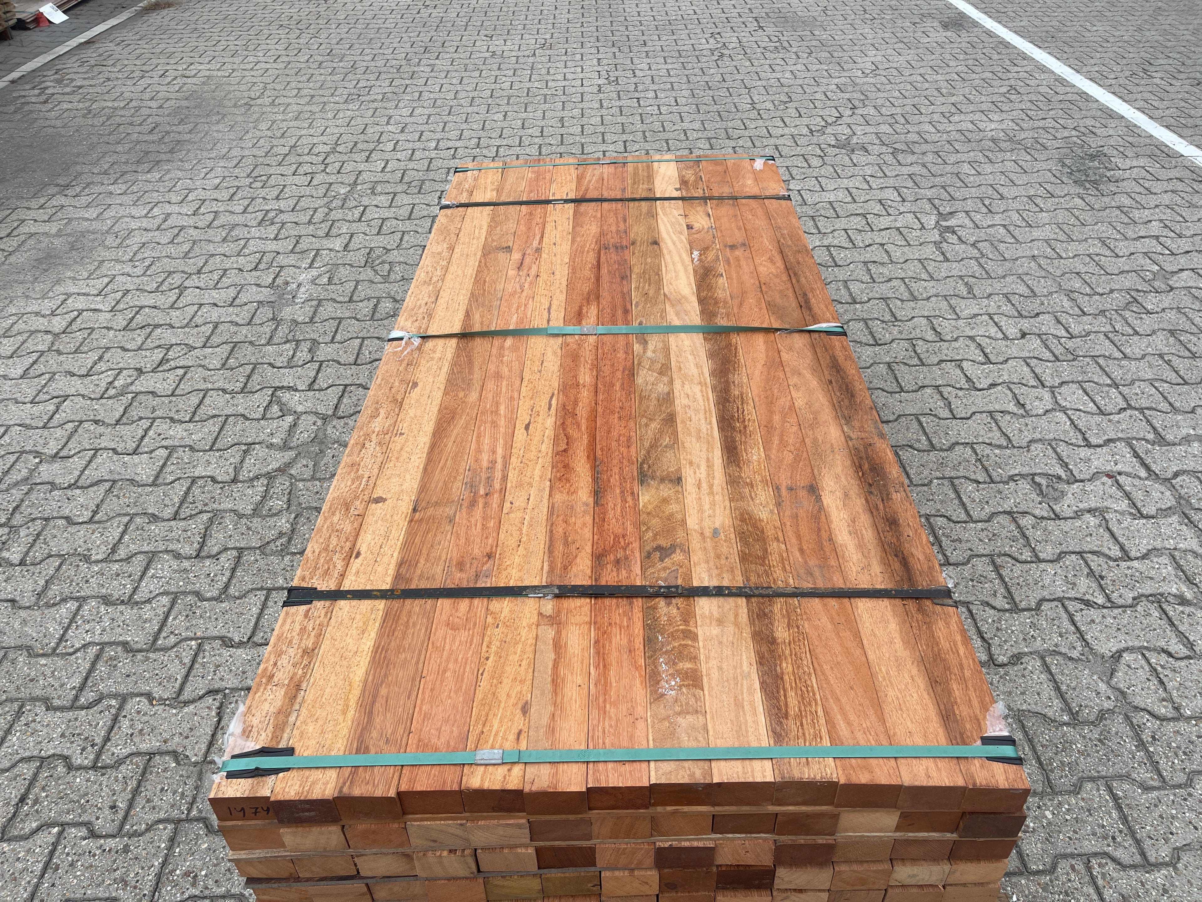 Angelim Pedra Onderliggers Geschaafd 45x68mm - Lengte 200cm, 111 stuks