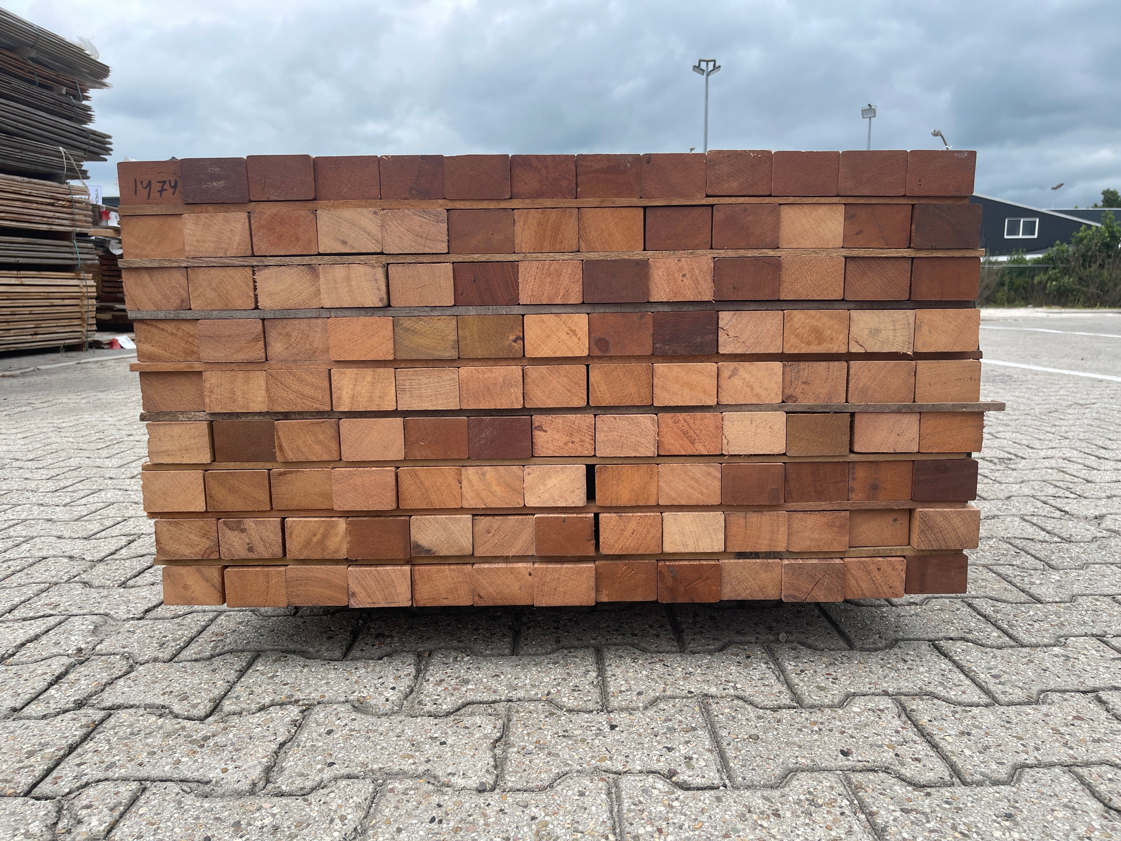 Angelim Pedra Onderliggers Geschaafd 45x68mm - Lengte 200cm, 111 stuks