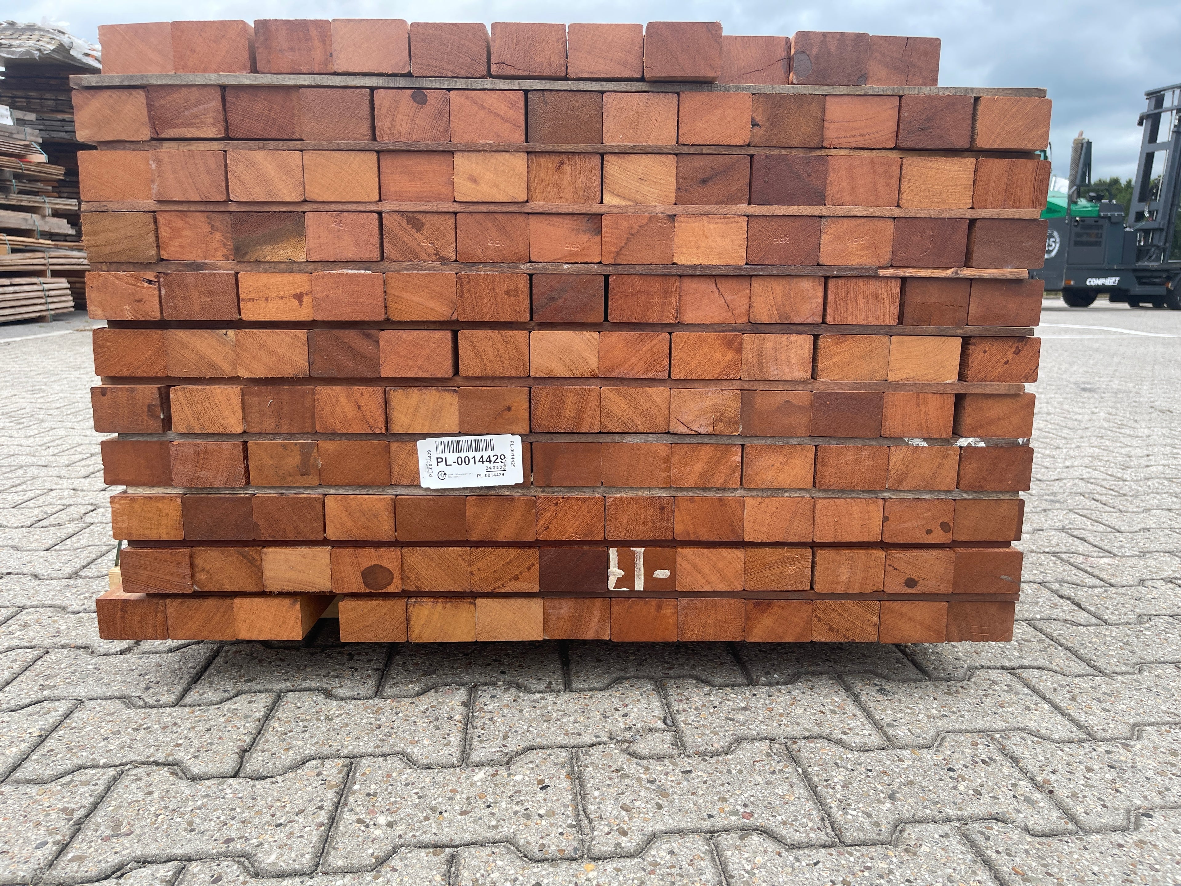 Angelim Pedra Onderliggers Geschaafd 45x68mm - Lengte 150cm, 141 stuks