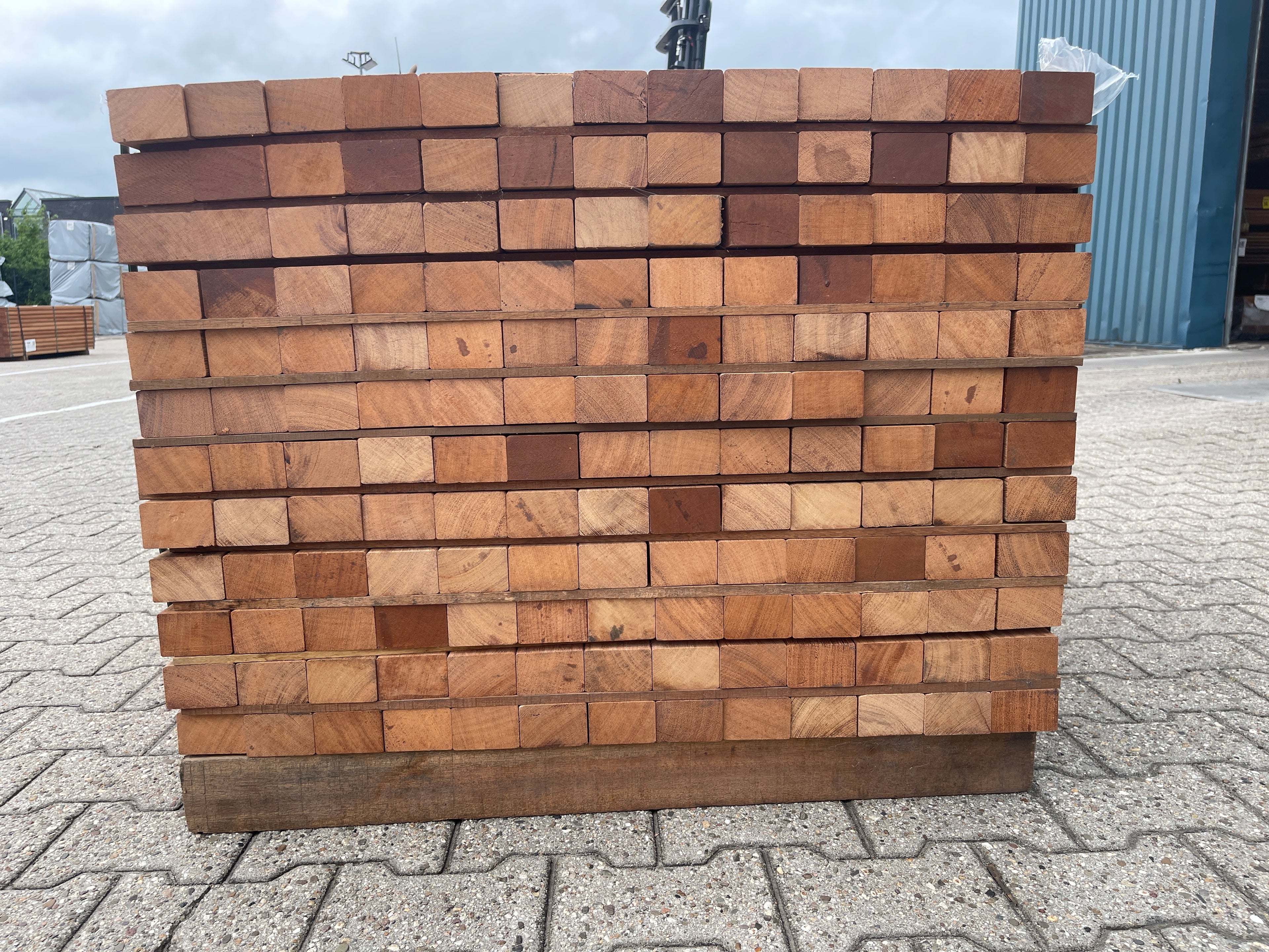 Angelim Pedra Onderliggers Geschaafd 45x68mm - Lengte 100cm, 156 stuks