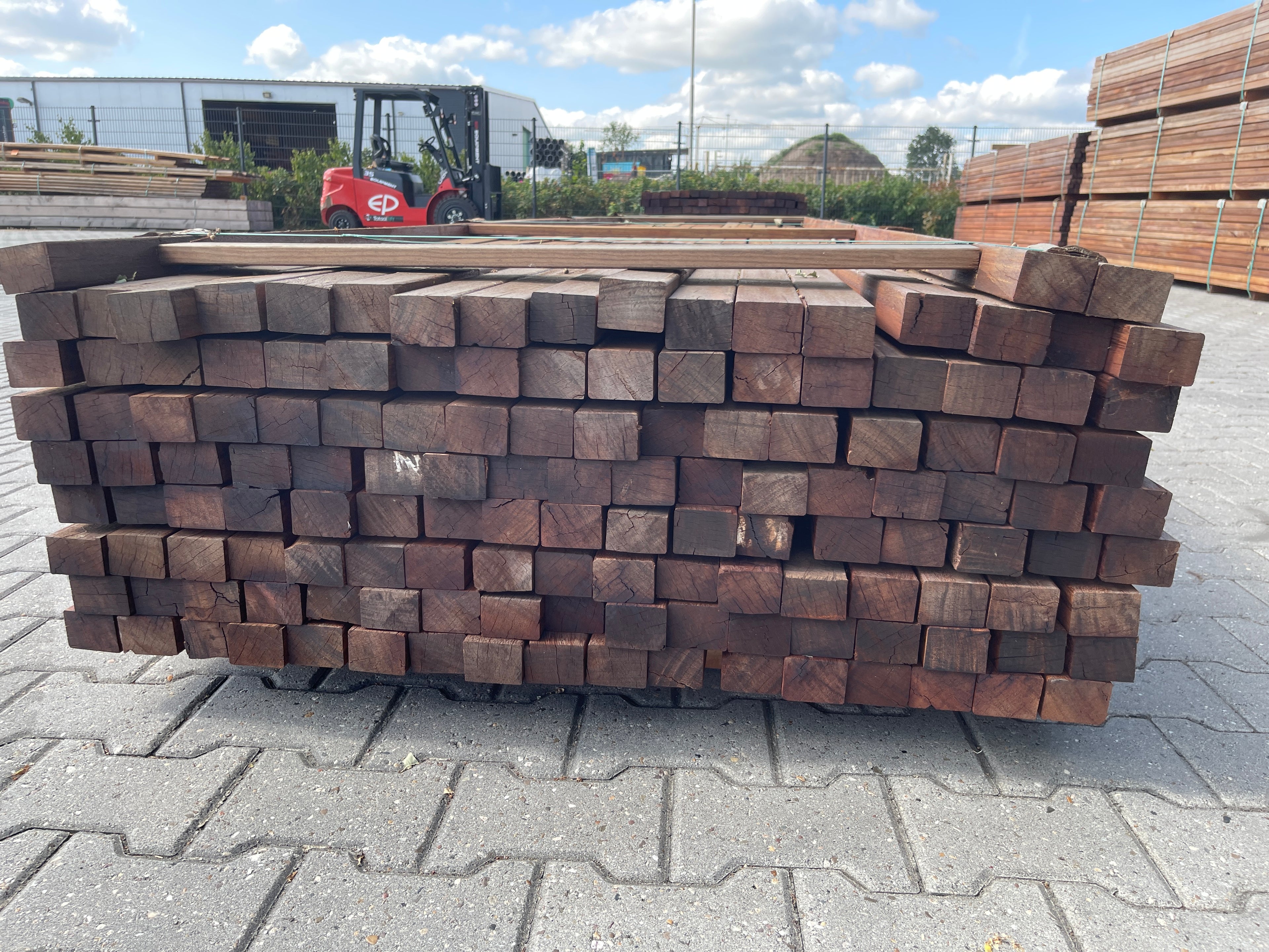 Okan Hardhouten Onderregels Geschaafd 42x57mm - Lengte 395cm, 139 stuks