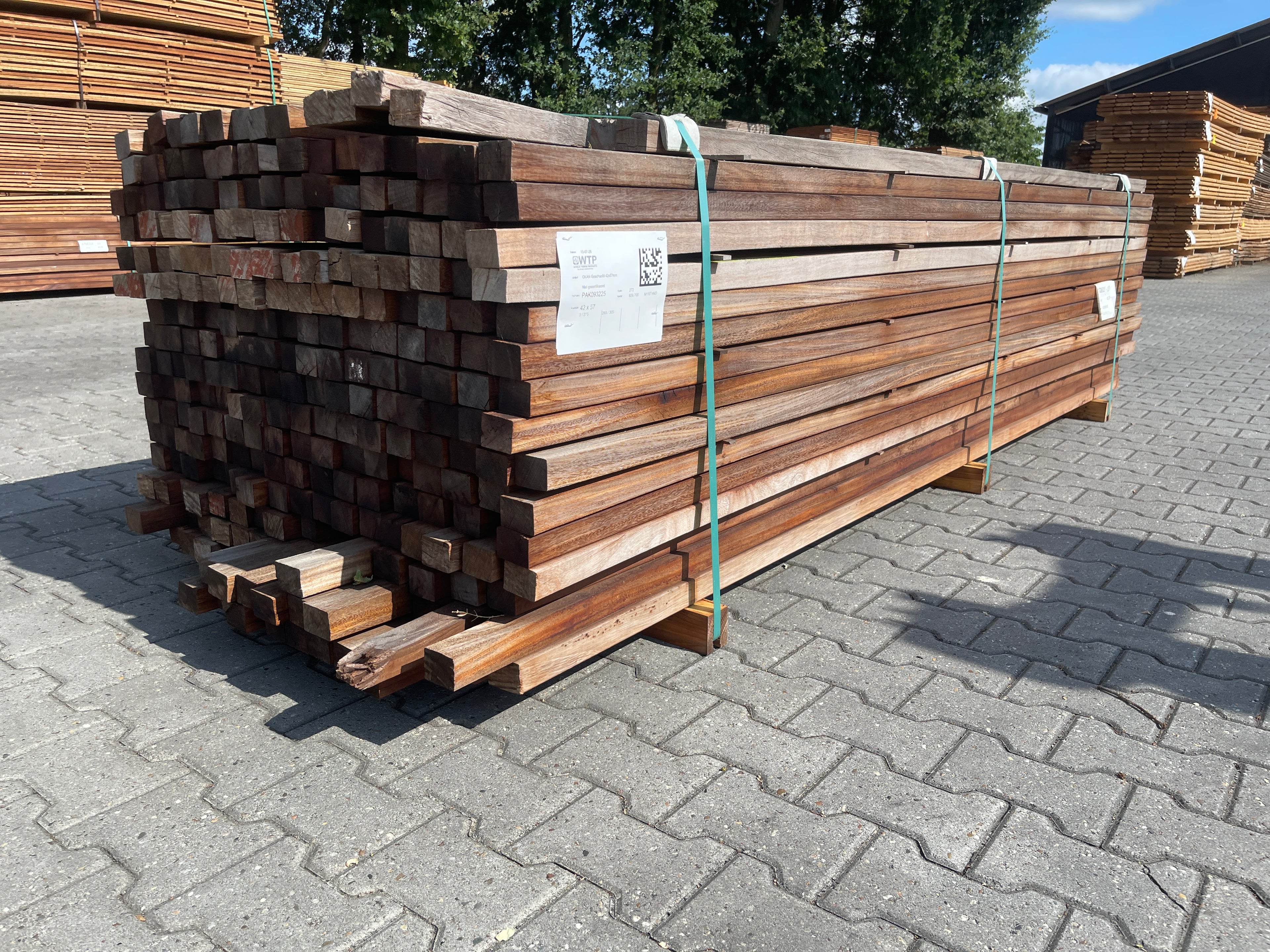 Okan Hardhouten Onderregels Geschaafd 42x57mm - Lengte 3/275cm, 269/305cm
