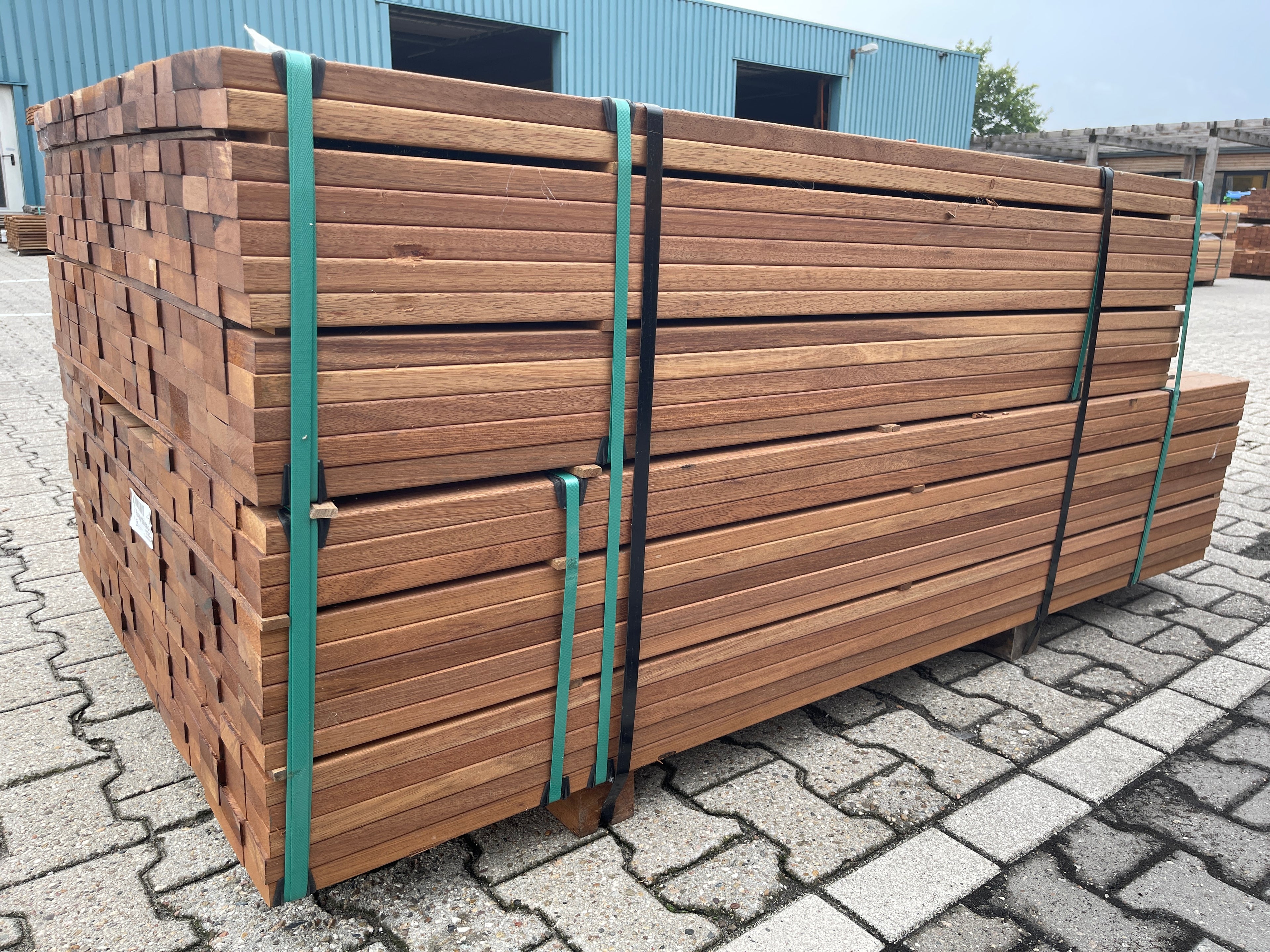 Guyana Teak Planken Geschaafd 27x70mm - Lengte 155-185cm, 346 stuks