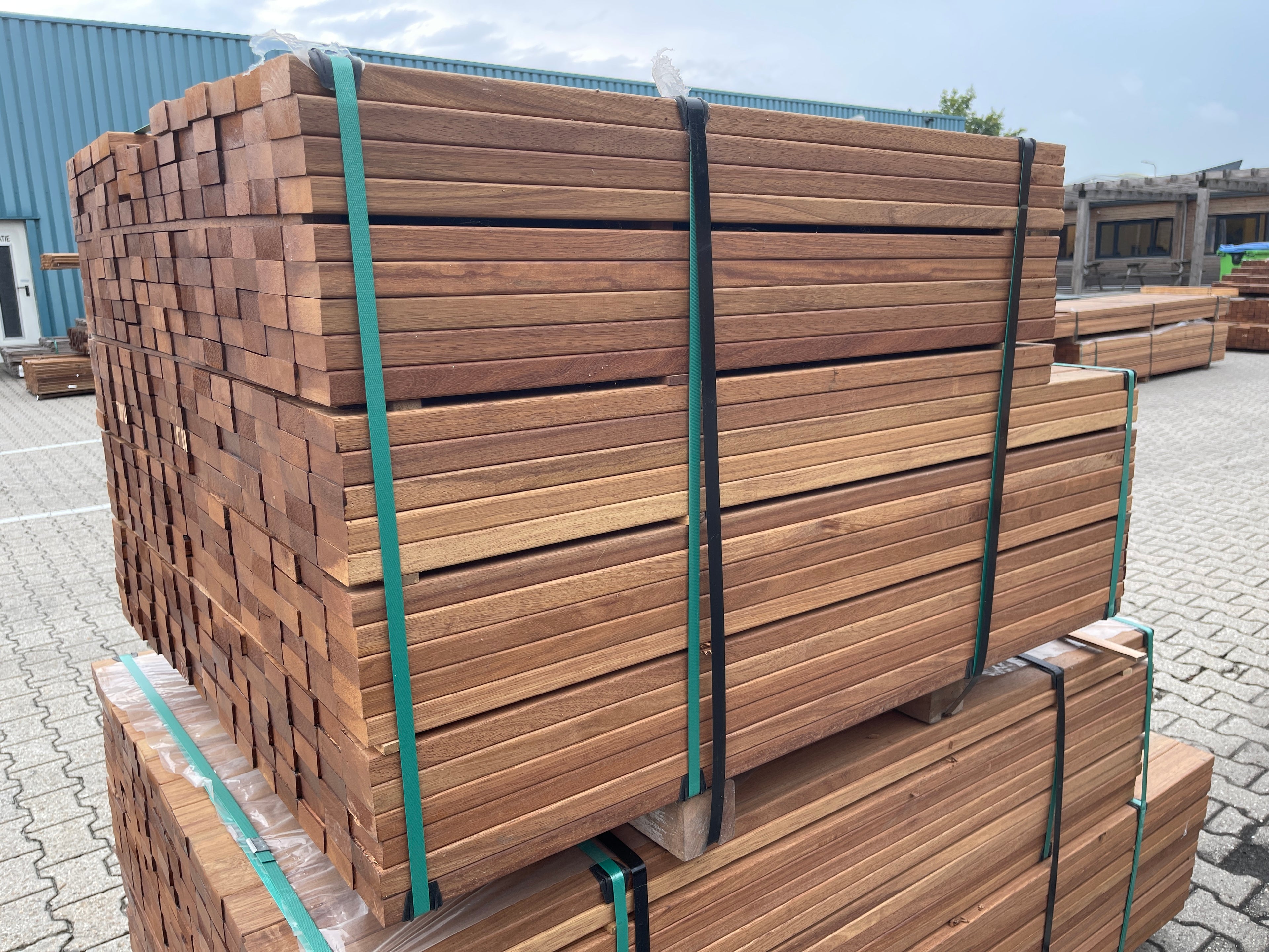 Guyana Teak Planken Geschaafd 27x70mm - Lengte 100-125cm, 347 stuks