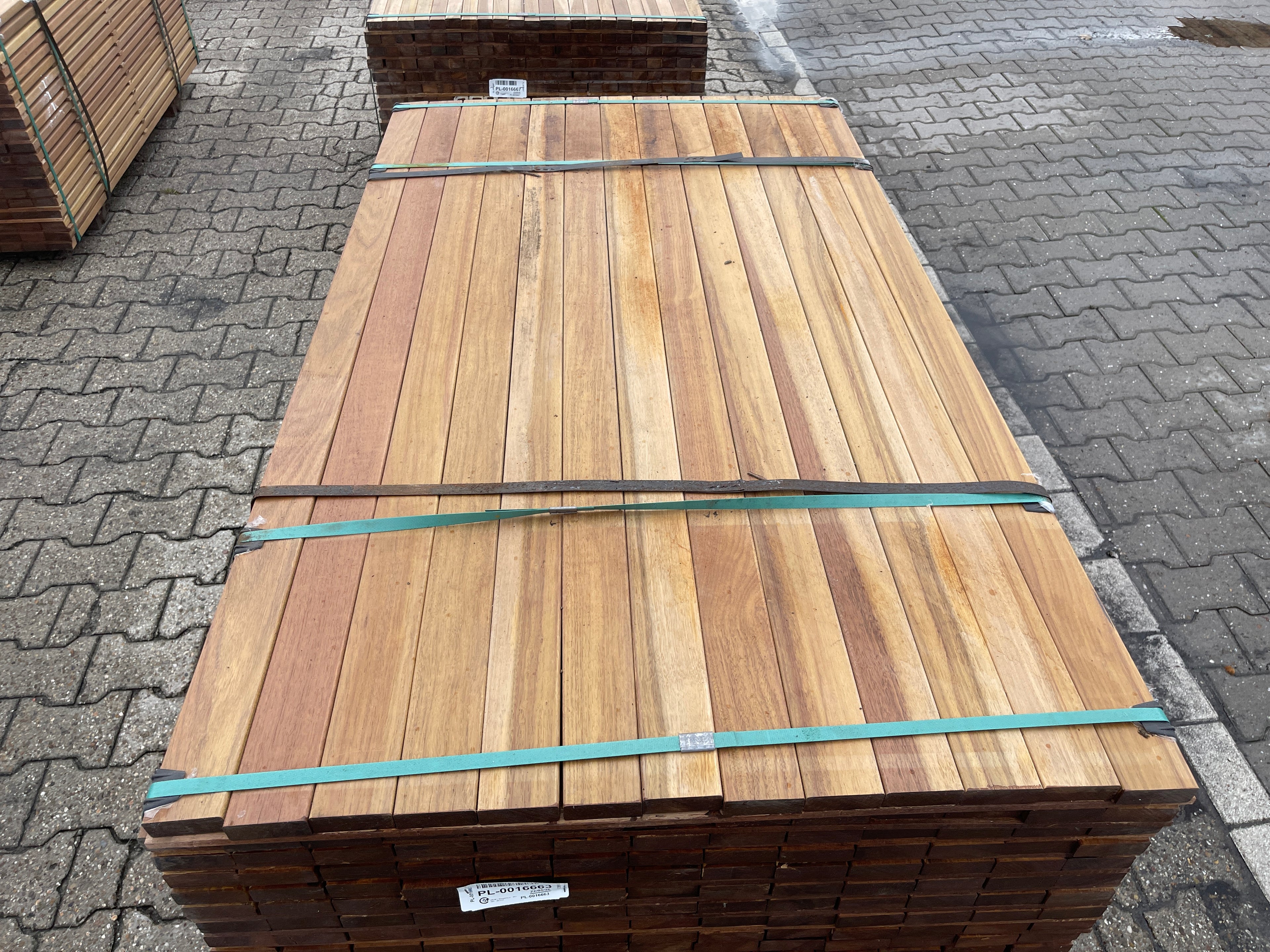 Guyana Ipé Planken Geschaafd 25x70mm - Lengte 155cm, 273 stuks