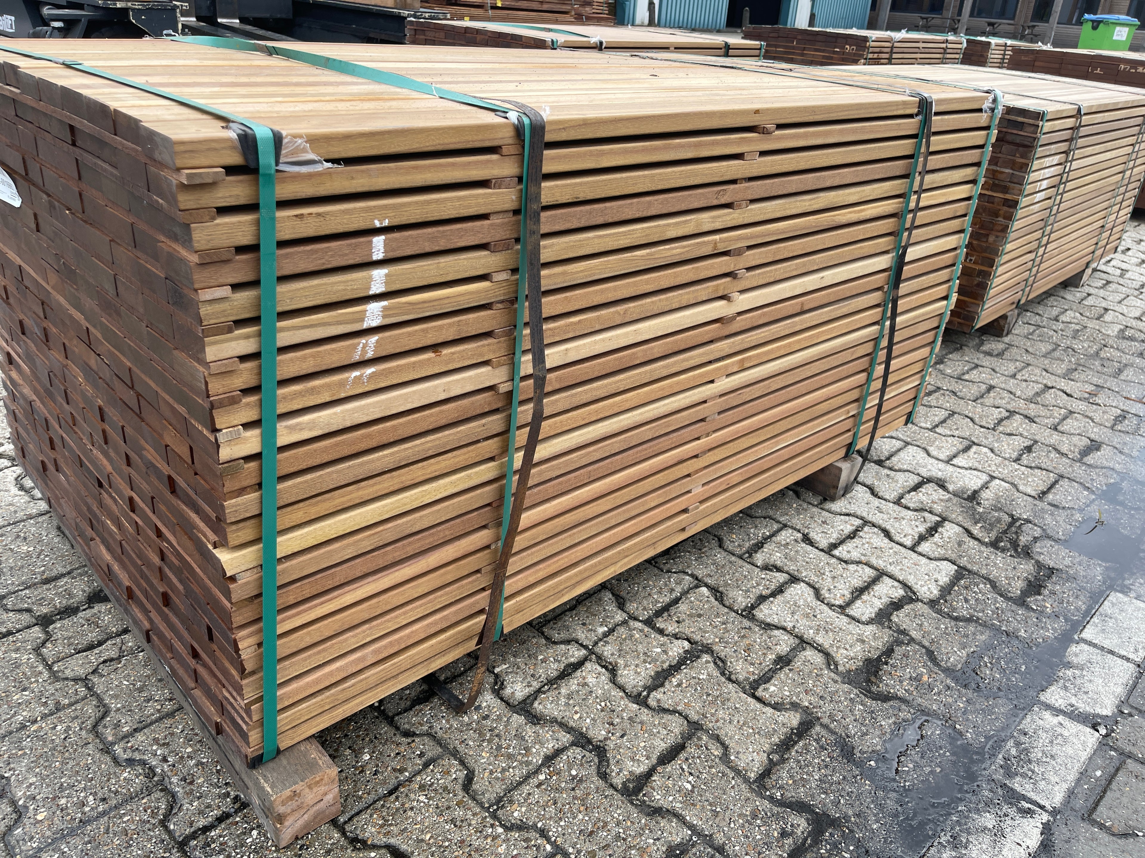 Guyana Ipé Planken Geschaafd 25x70mm - Lengte 155cm, 273 stuks