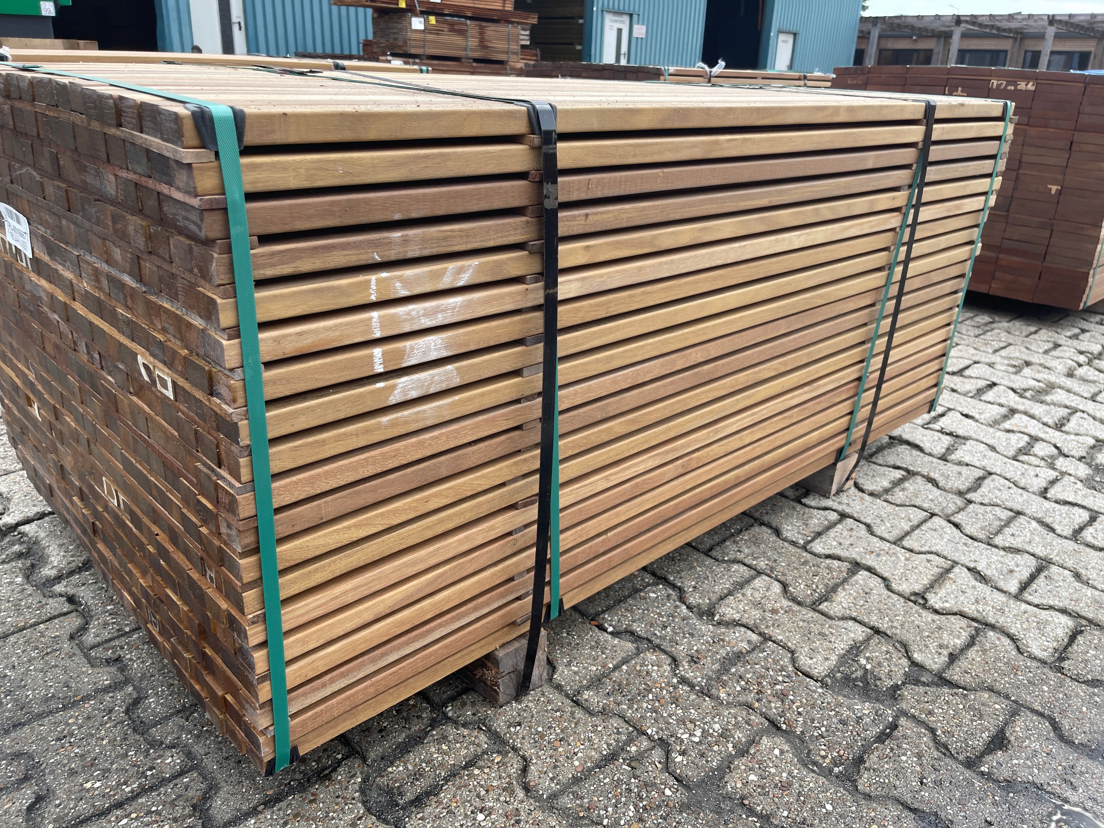 Guyana Ipé Planken Geschaafd 25x40mm - Lengte 155cm, 418 stuks