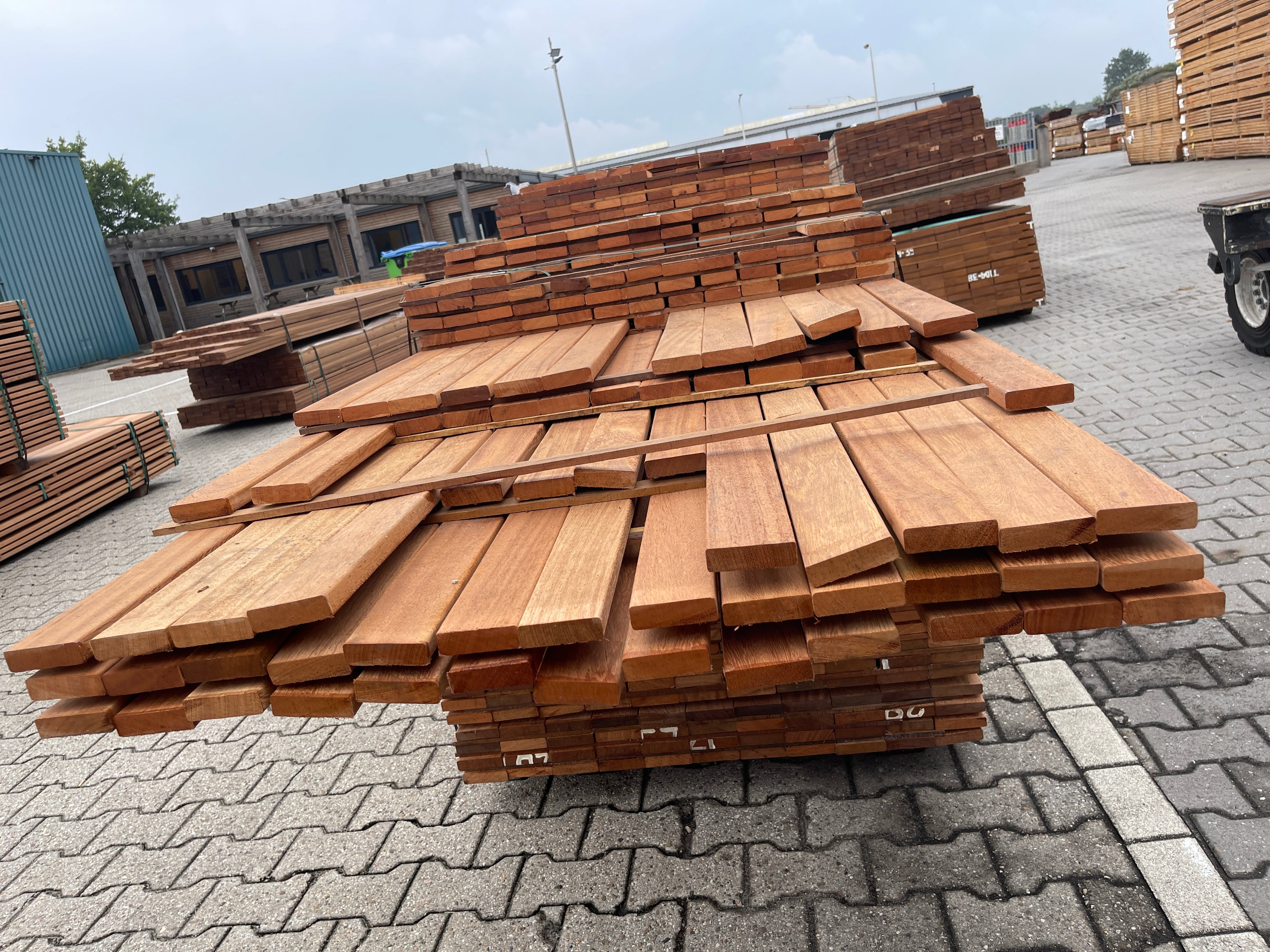 Angelim Pedra Planken Geschaafd 21x70mm - Lengte 155-395cm, 208 stuks