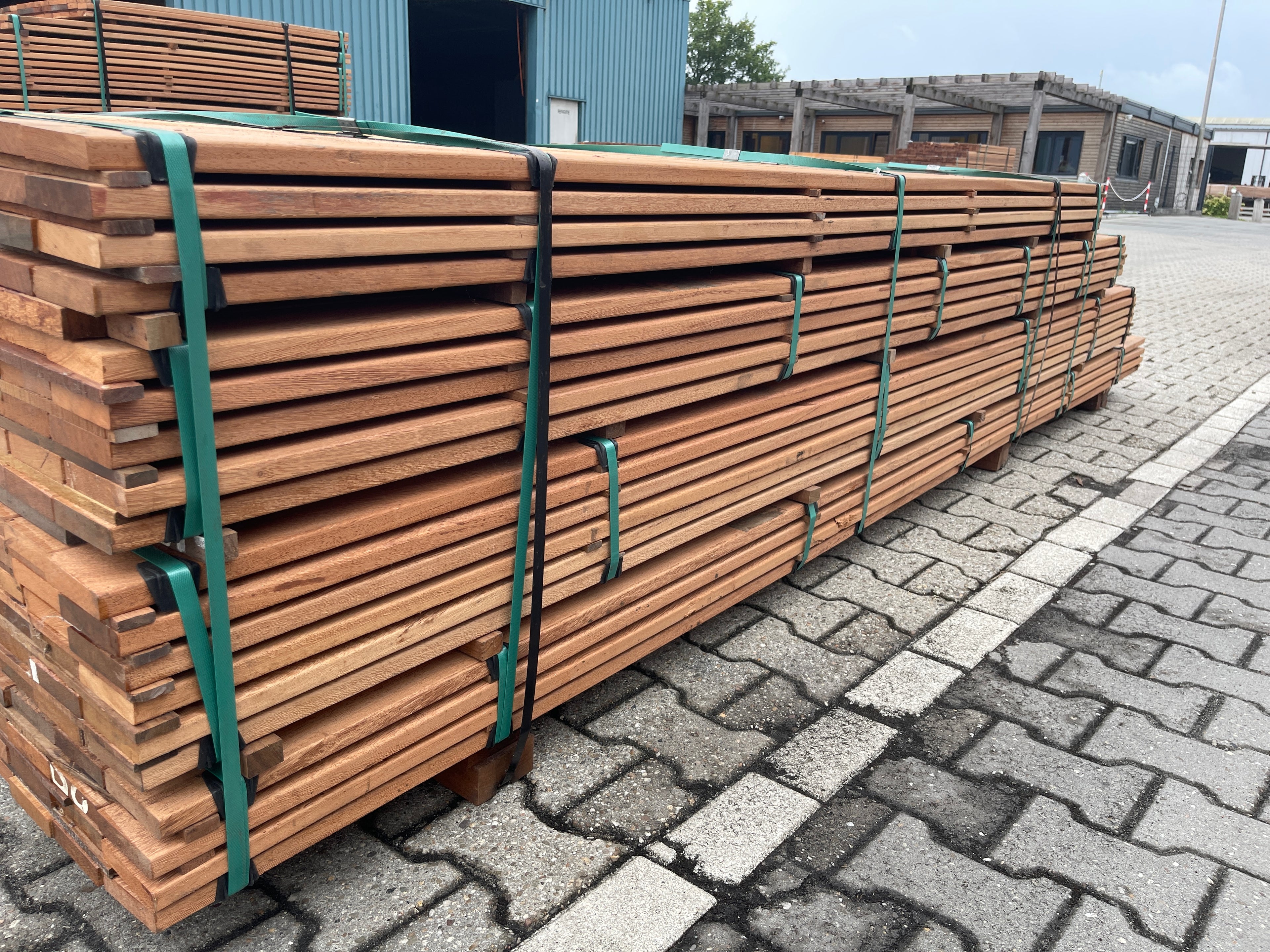 Angelim Pedra Planken Geschaafd 21x90mm - Lengte 245-335cm, 209 stuks