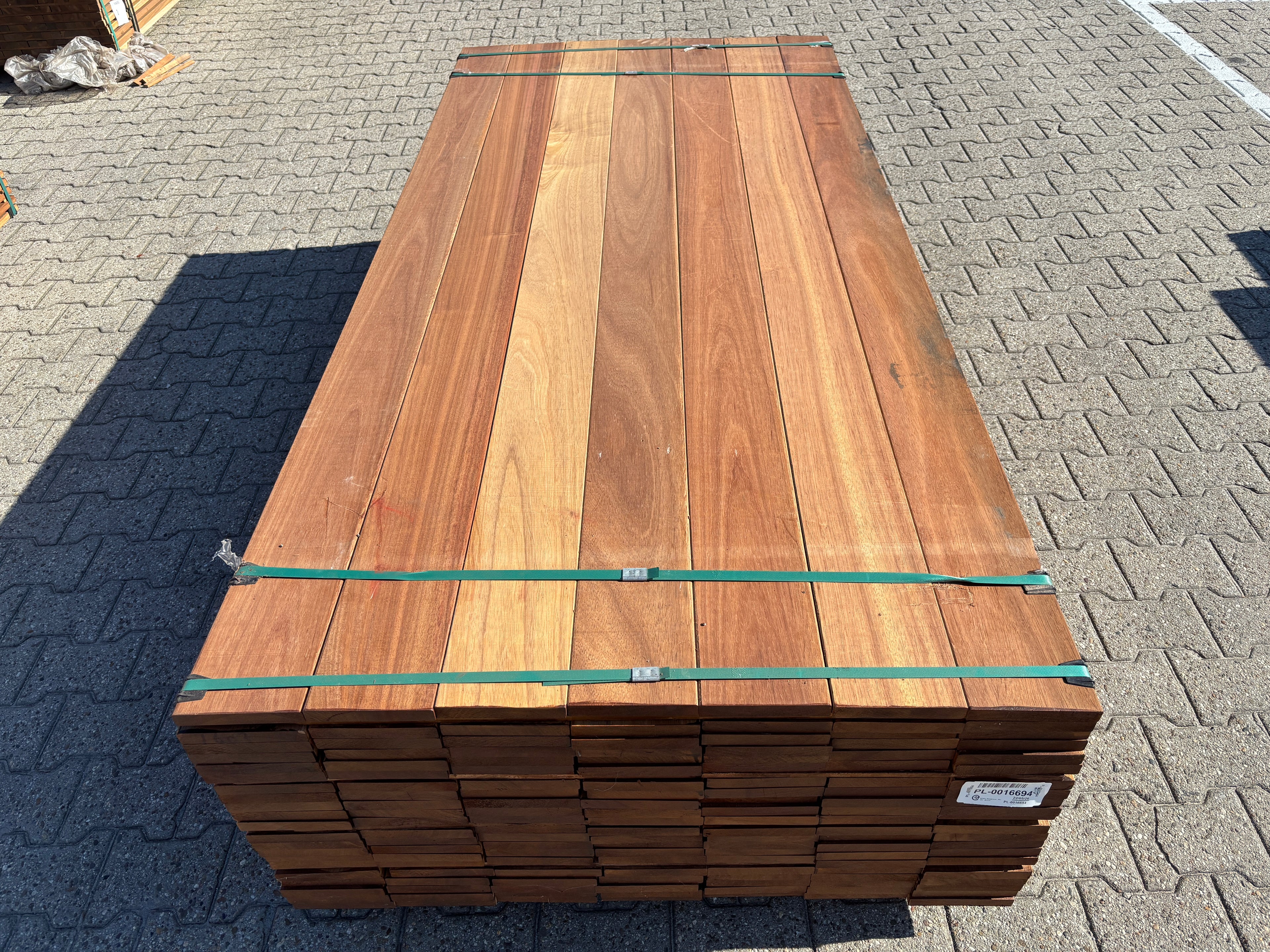 Guyana Teak Planken Geschaafd 21x145mm - Lengte 220cm, 147 stuks