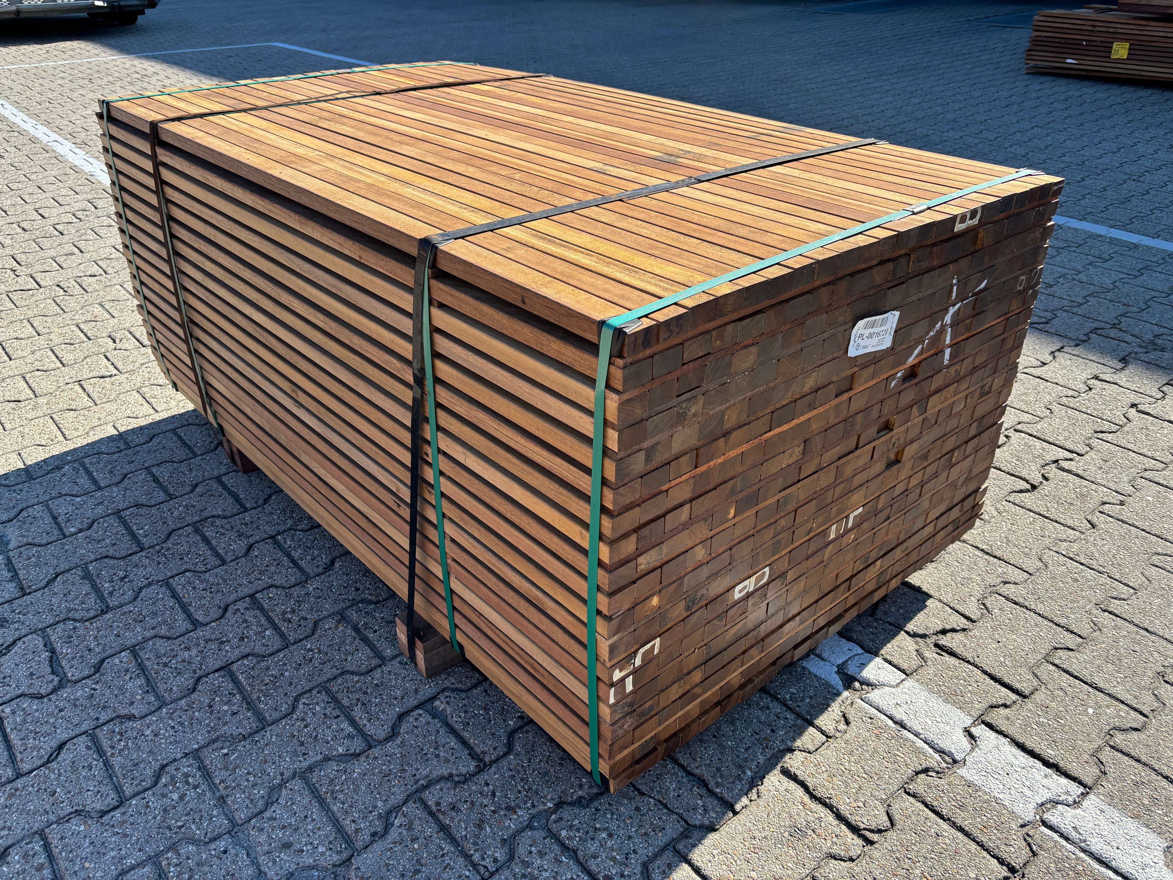 Guyana Ipé Latten Geschaafd 25x40mm - Lengte 155cm, 418 stuks