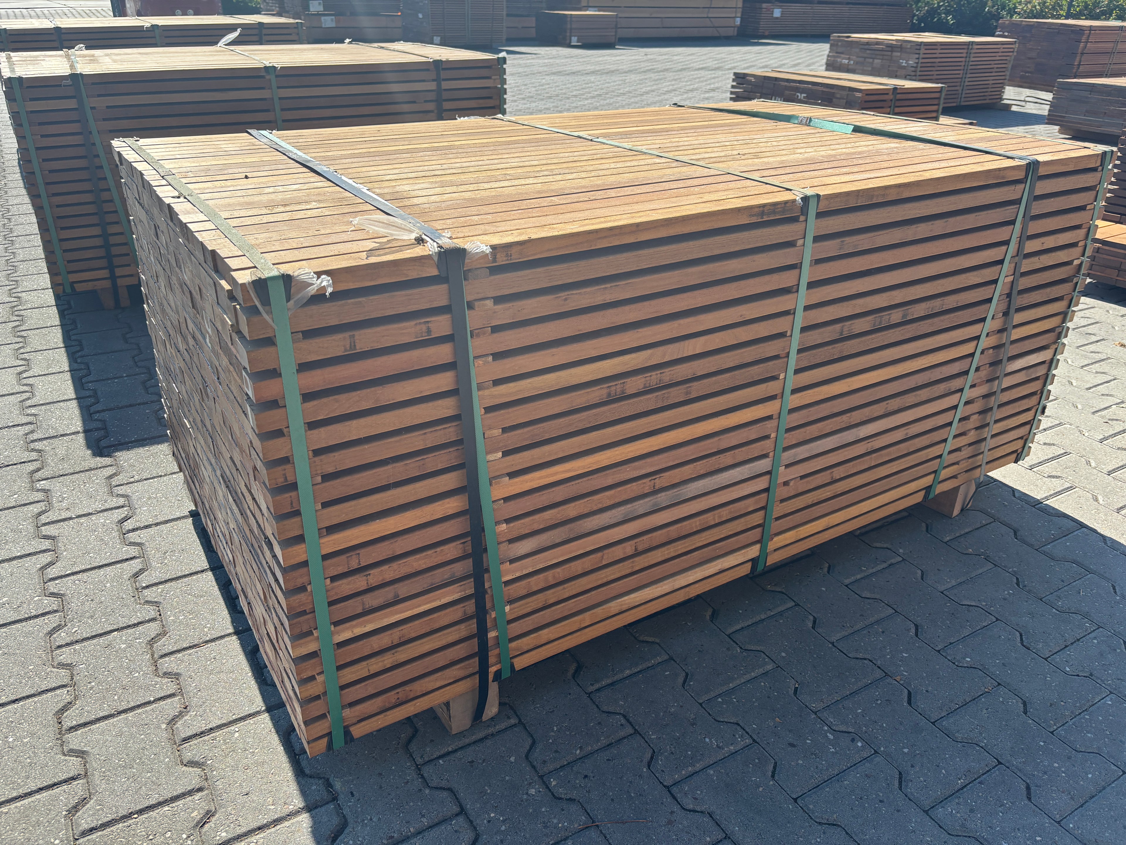 Guyana Ipé Latten Geschaafd 25x40mm - Lengte 155cm, 437 stuks