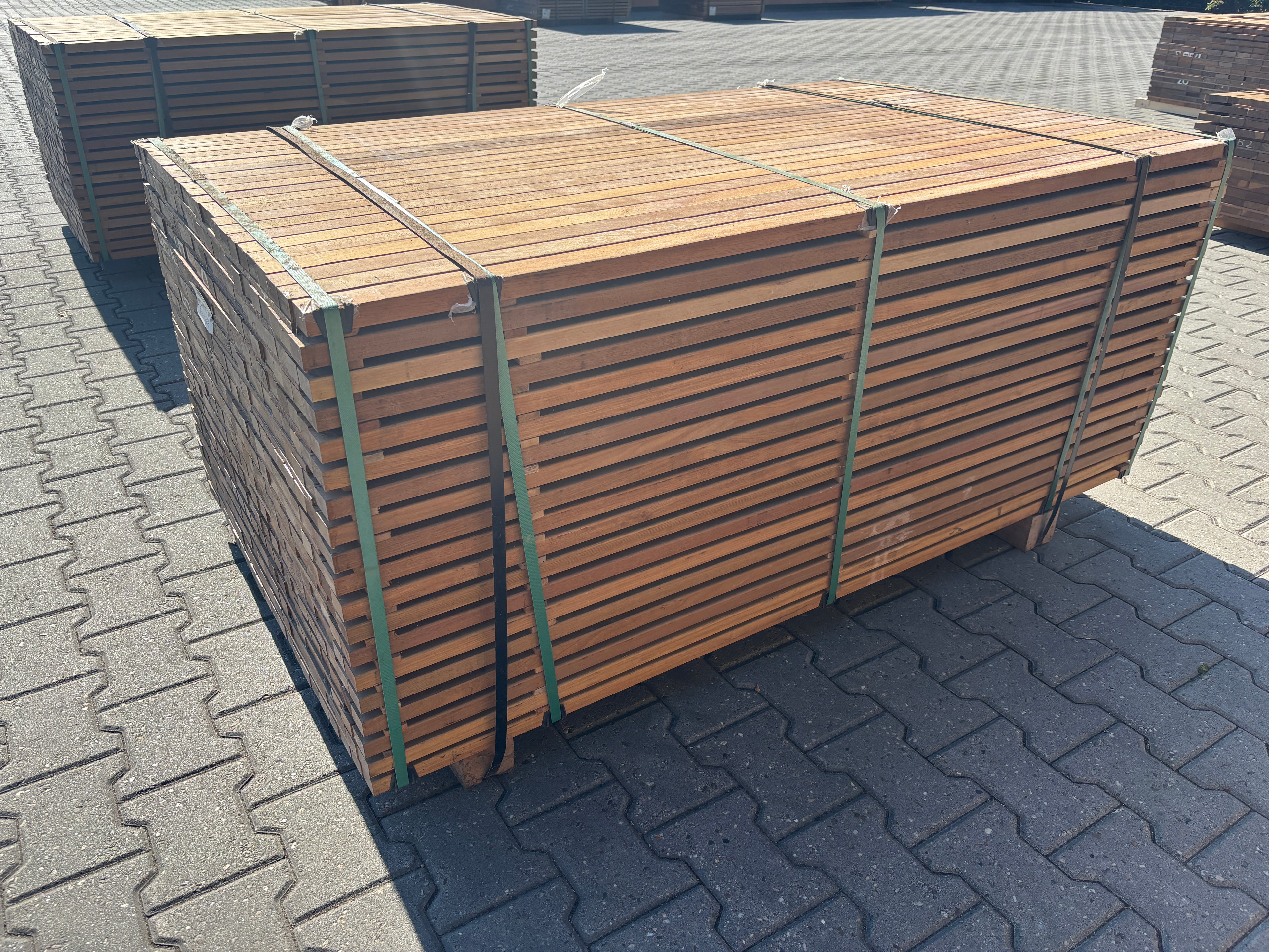 Guyana Ipé Latten Geschaafd 25x40mm - Lengte 155cm, 437 stuks