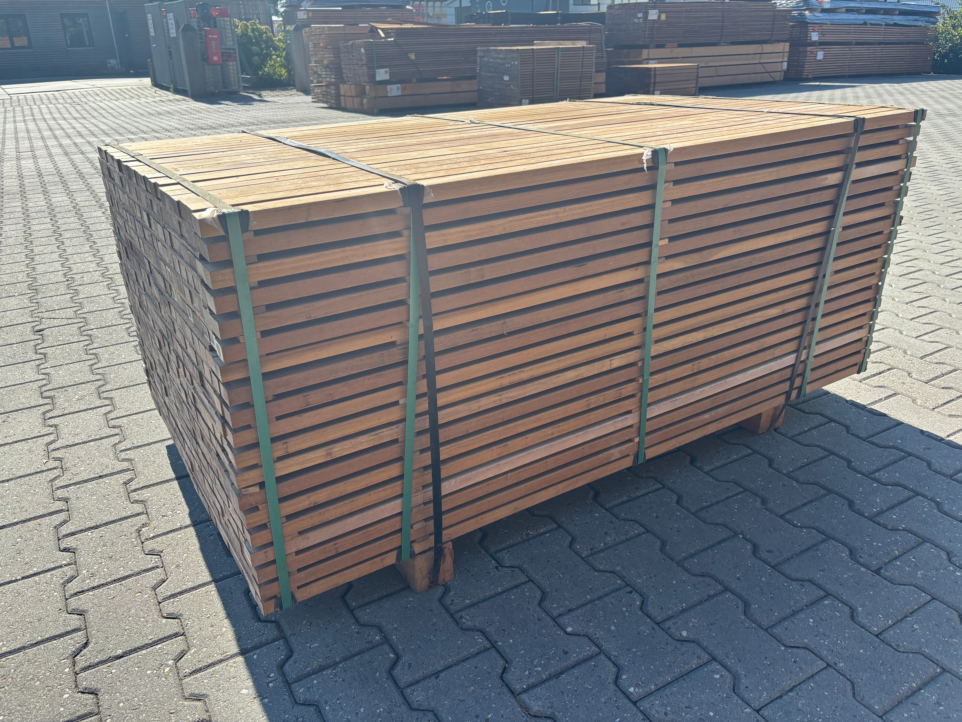 Guyana Ipé Latten Geschaafd 25x40mm - Lengte 155cm, 437 stuks