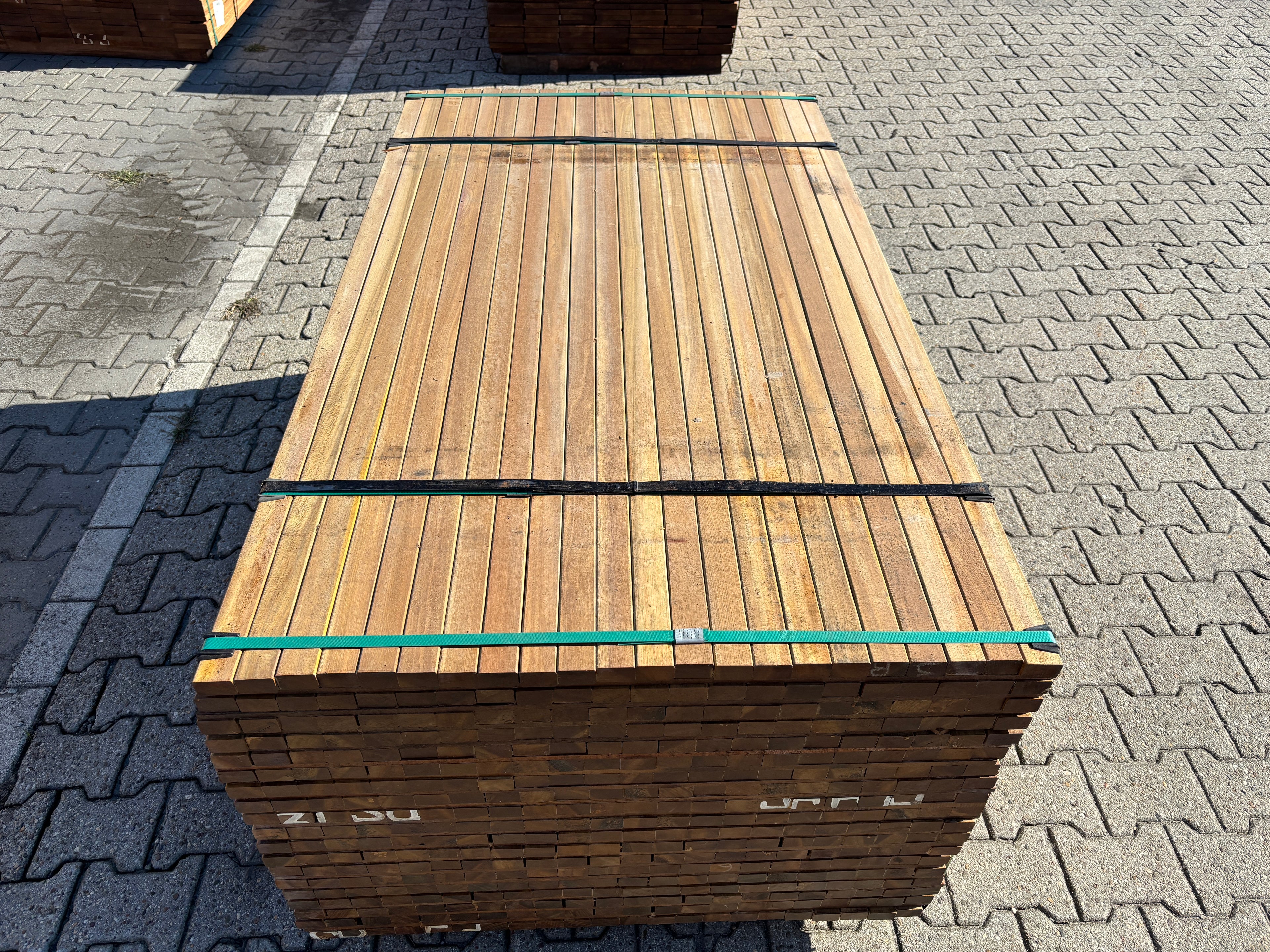 Guyana Ipé Latten Geschaafd 25x40mm - Lengte 155cm, 418 stuks