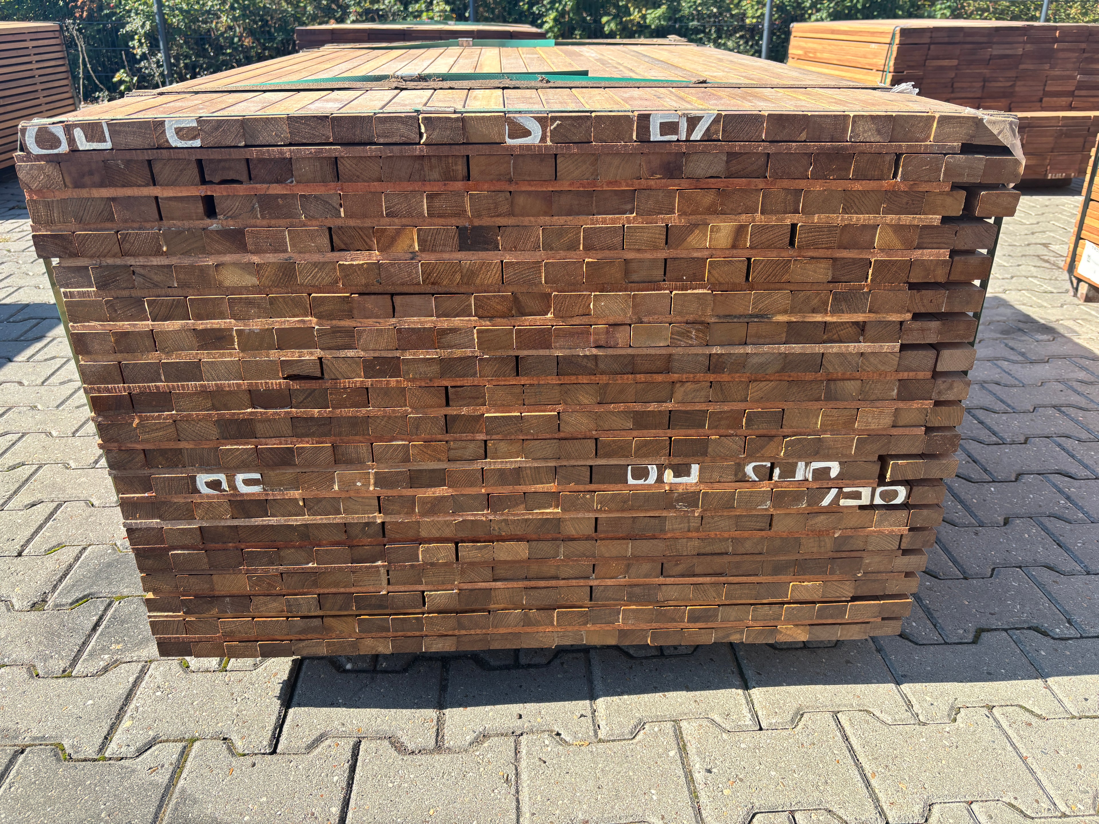 Guyana Ipé Latten Geschaafd 25x40mm - Lengte 155cm, 437 stuks
