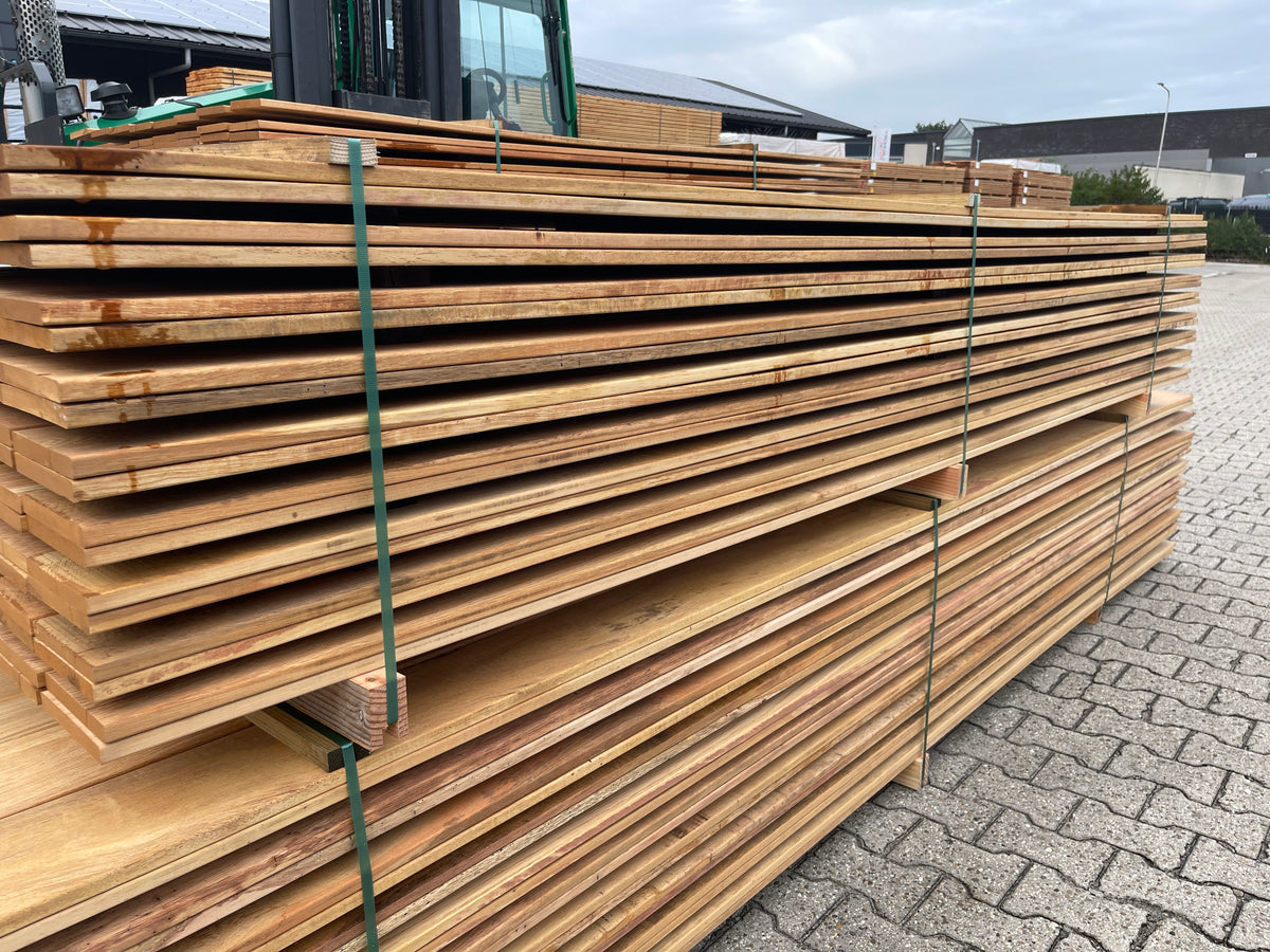 Pakoeli Planken Geschaafd 16x140mm - Lengte 300cm, 138 stuks