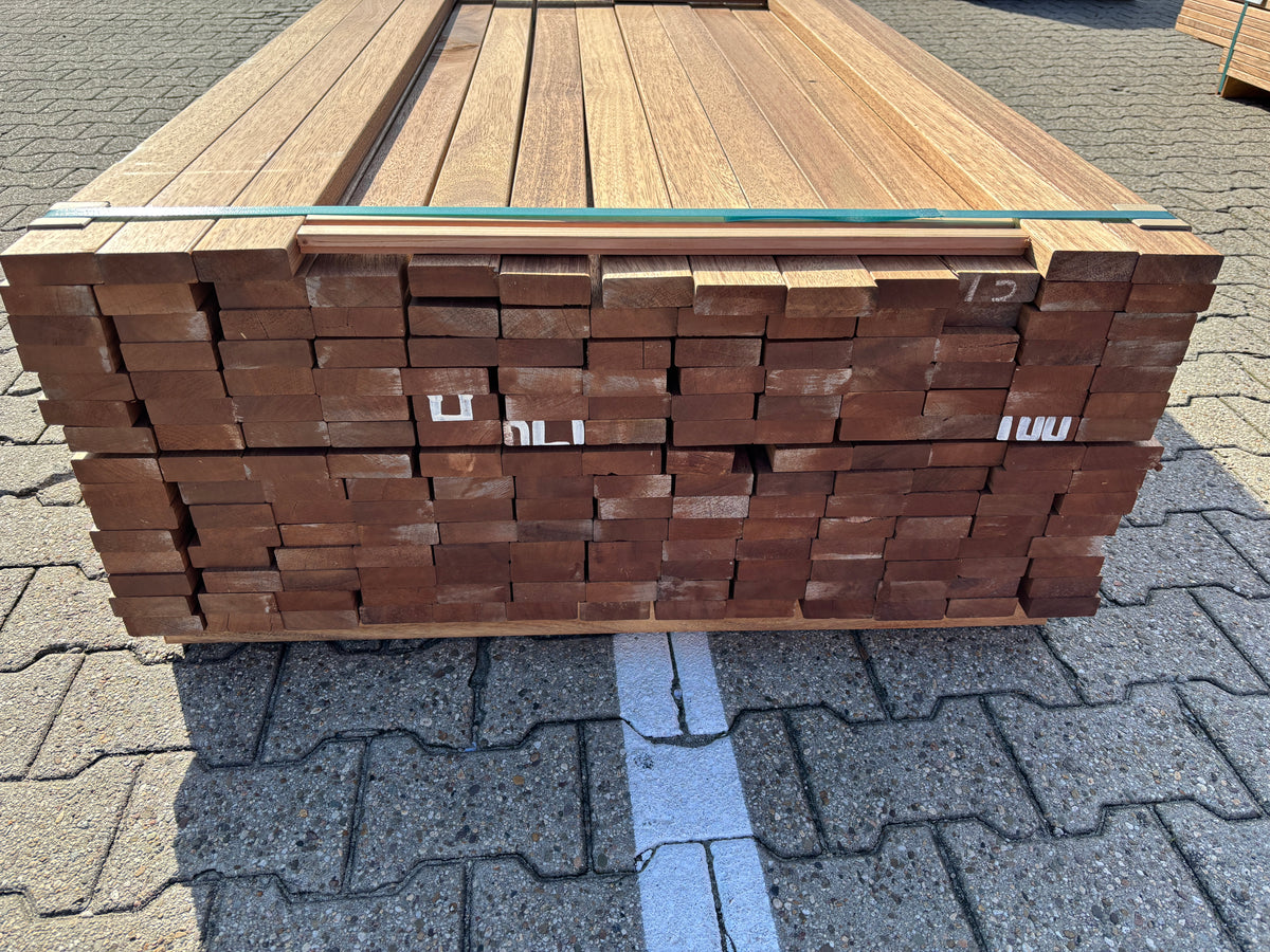 Guyana Teak Planken Geschaafd 25x70mm - Lengte 275cm, 187 stuks