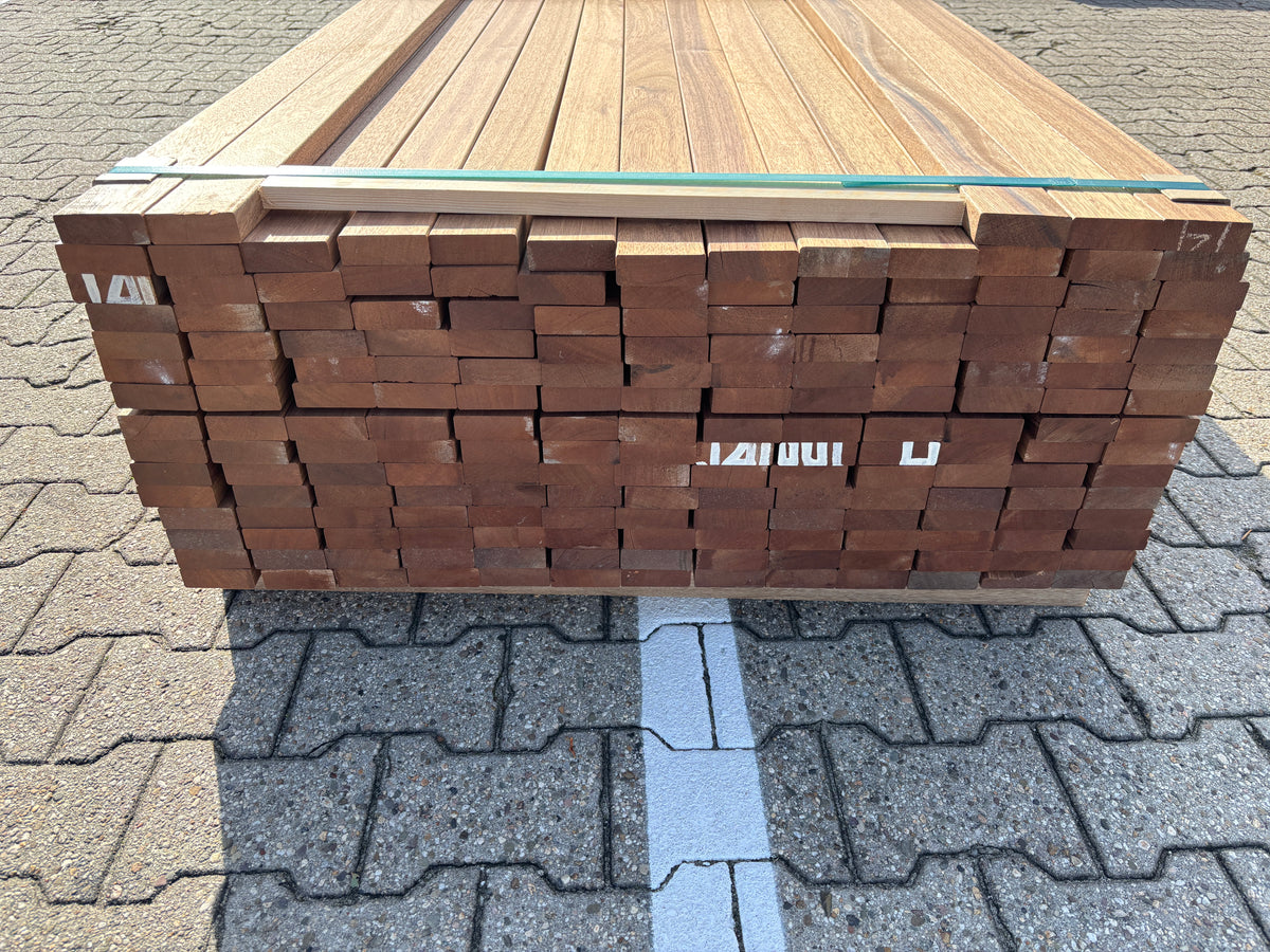 Guyana Teak Planken Geschaafd 25x70mm - Lengte 335cm, 187 stuks