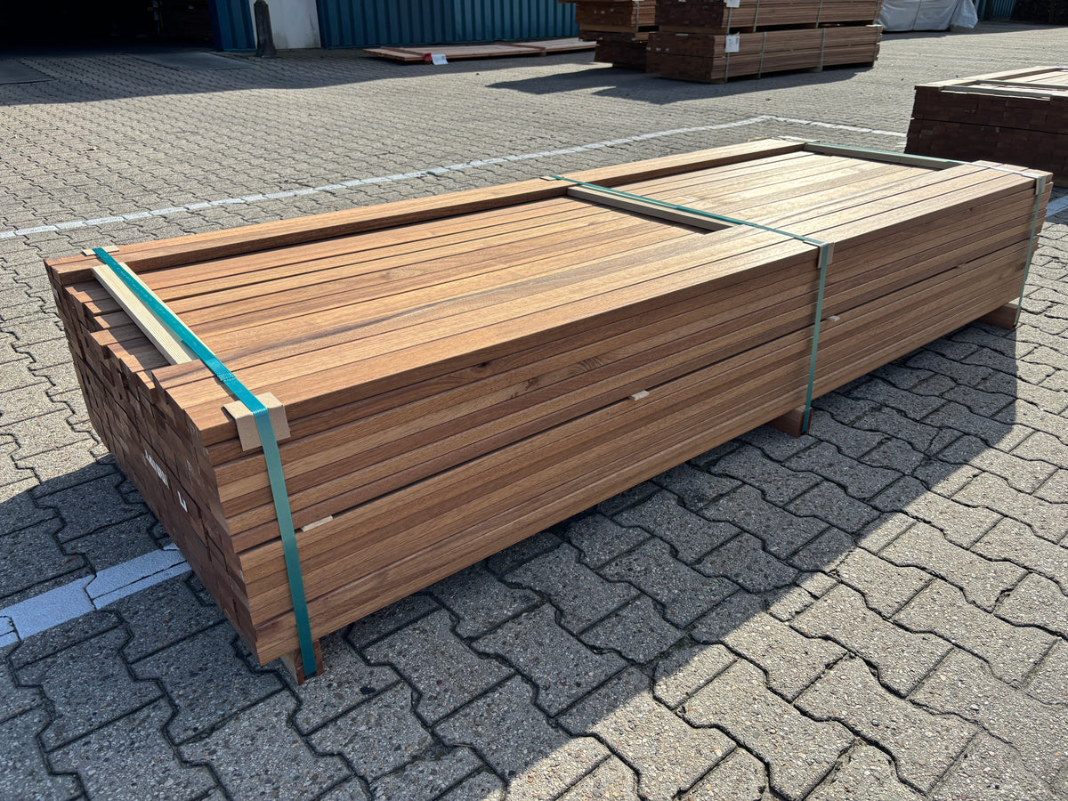 Guyana Teak Planken Geschaafd 25x70mm - Lengte 245cm, 187 stuks