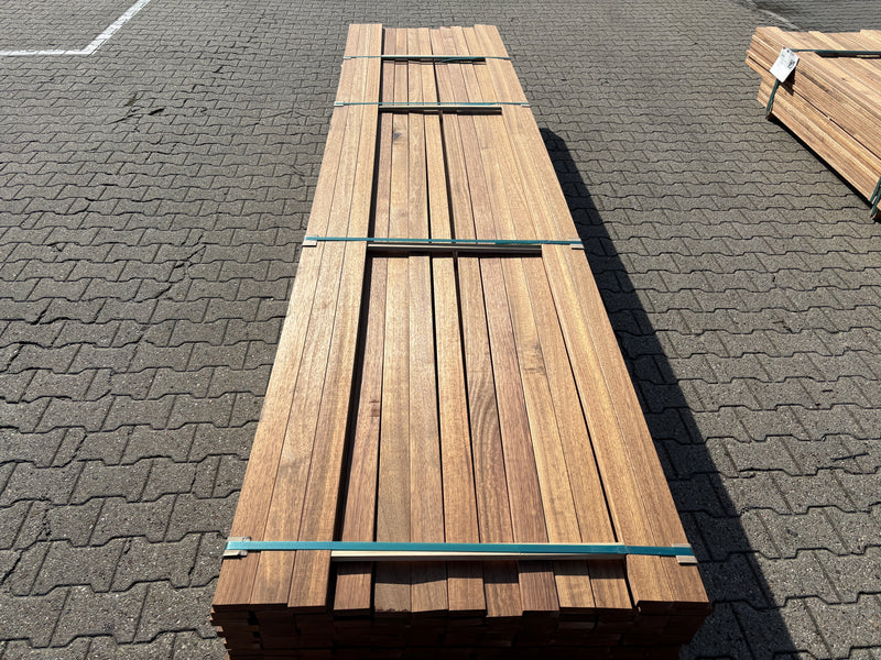 Guyana Teak Planken Geschaafd 25x70mm - Lengte 335-400cm, 187 stuks