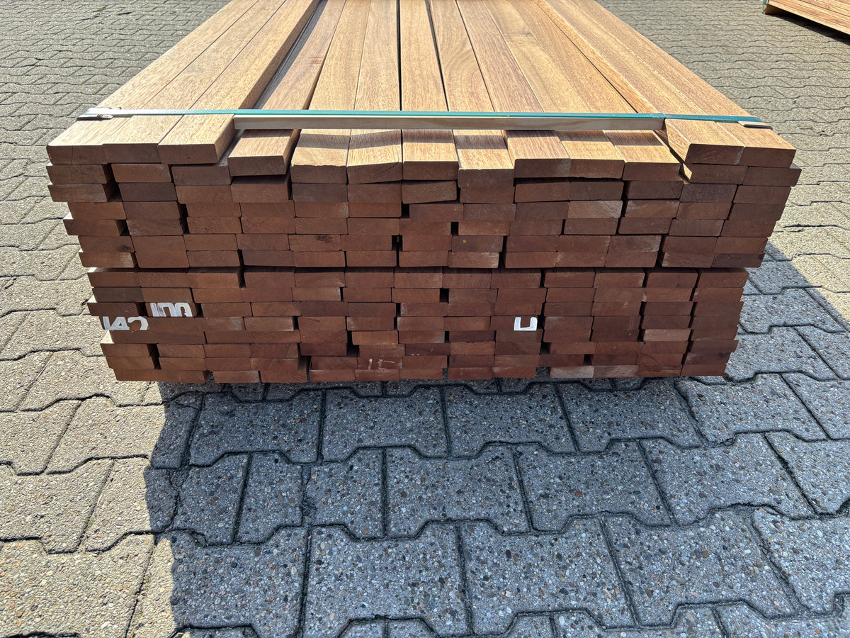 Guyana Teak Planken Geschaafd 25x70mm - Lengte 335-400cm, 187 stuks