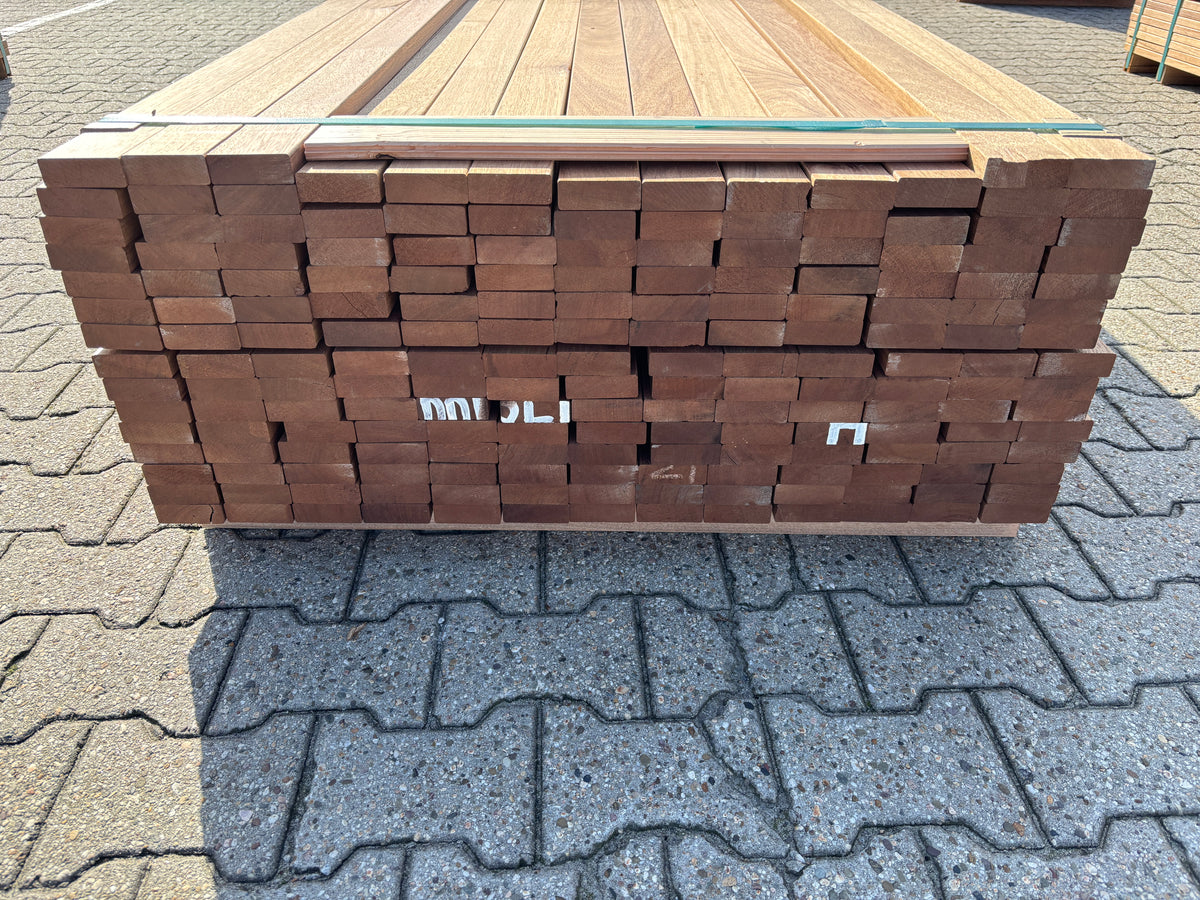Guyana Teak Planken Geschaafd 25x70mm - Lengte 245-275cm, 187 stuks