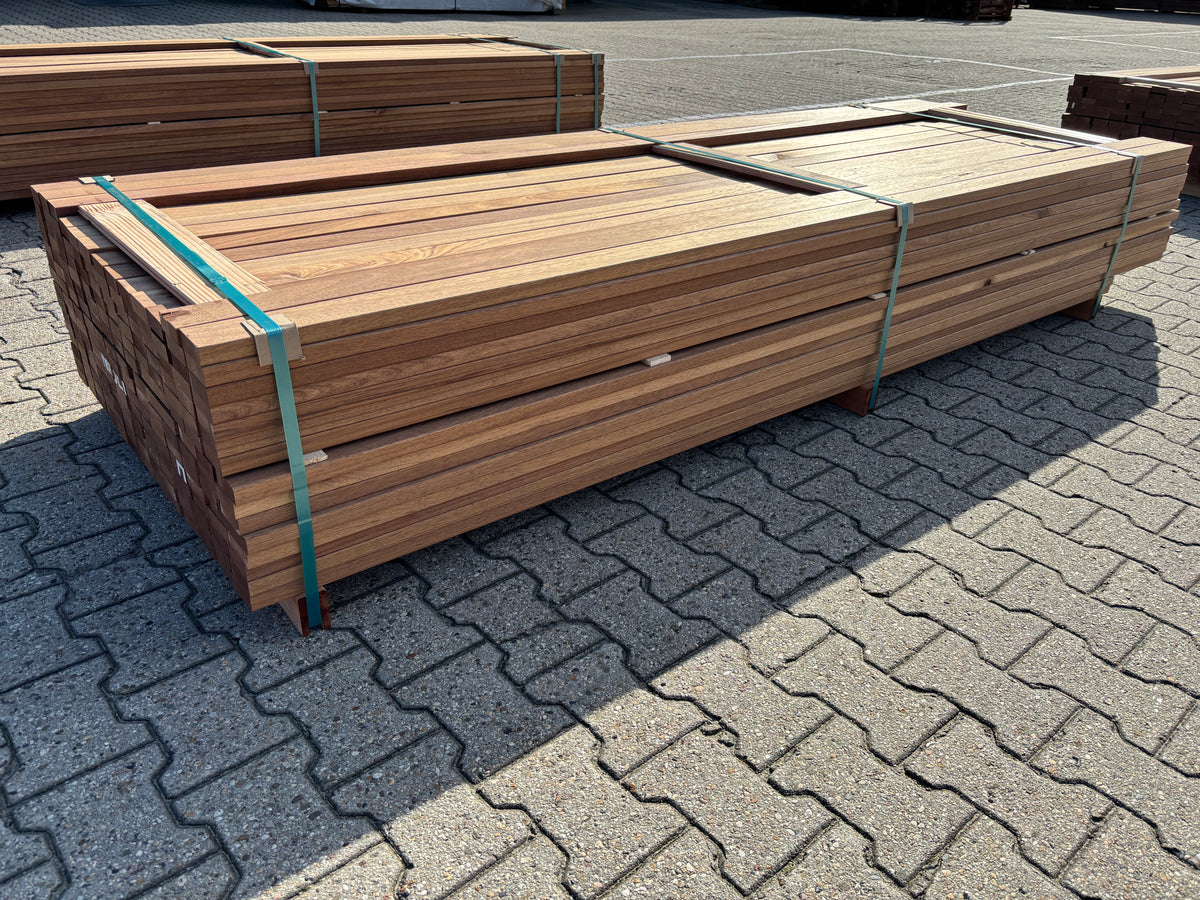 Guyana Teak Planken Geschaafd 25x70mm - Lengte 245-275cm, 187 stuks