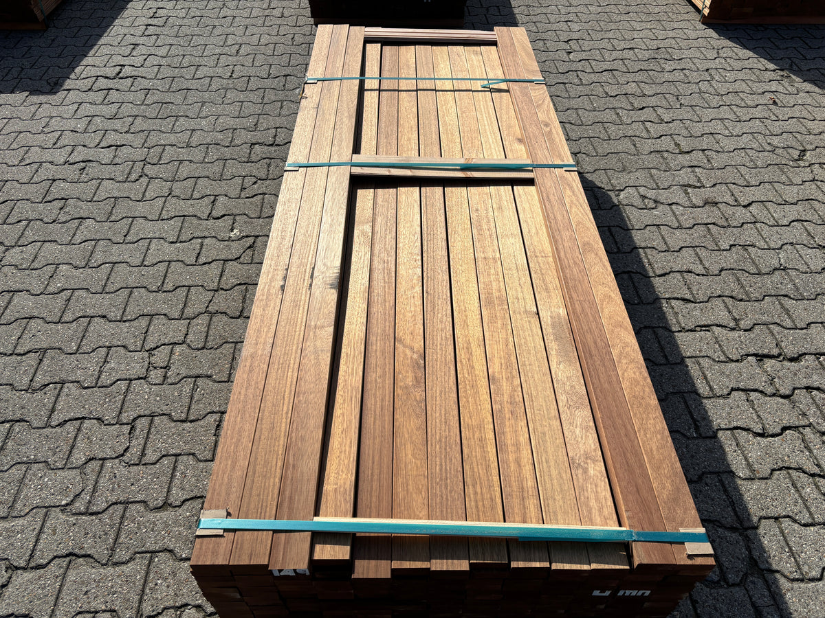 Guyana Teak Planken Geschaafd 25x70mm - Lengte 215-245cm, 187 stuks