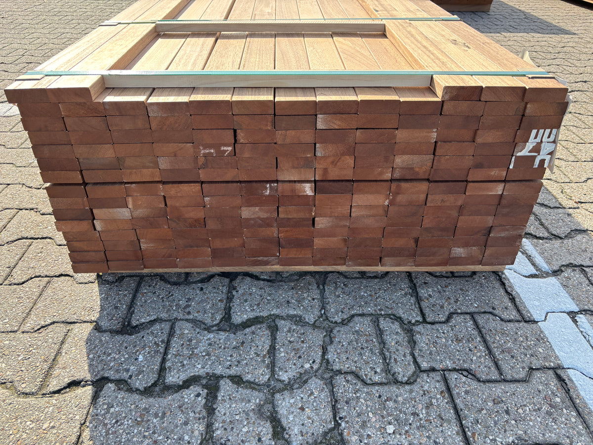 Guyana Teak Planken Geschaafd 25x70mm - Lengte 185cm, 187 stuks