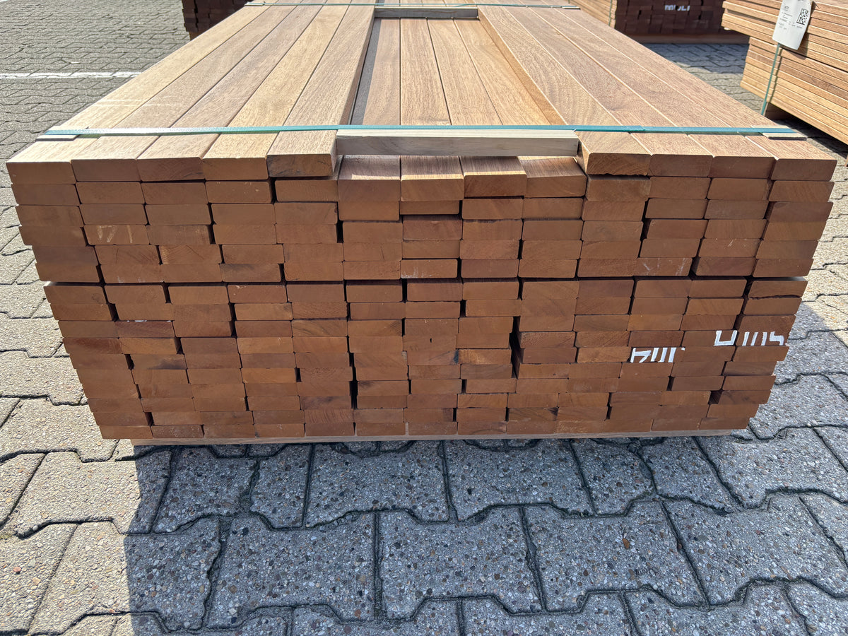 Guyana Teak Planken Geschaafd 25x70mm - Lengte 215cm, 204 stuks