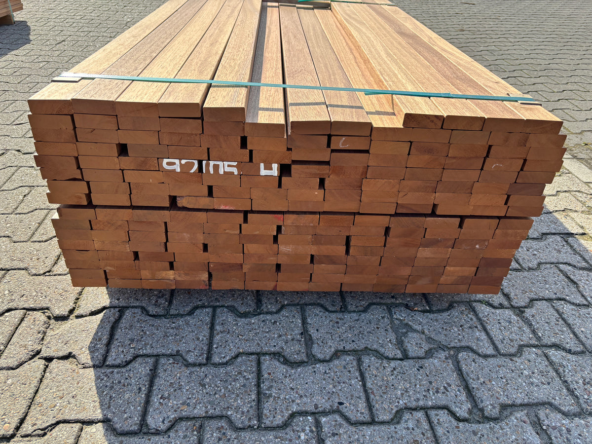 Guyana Teak Planken Geschaafd 25x70mm - Lengte 365cm, 204 stuks