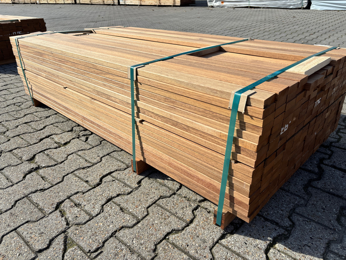 Guyana Teak Planken Geschaafd 25x70mm - Lengte 185cm, 204 stuks