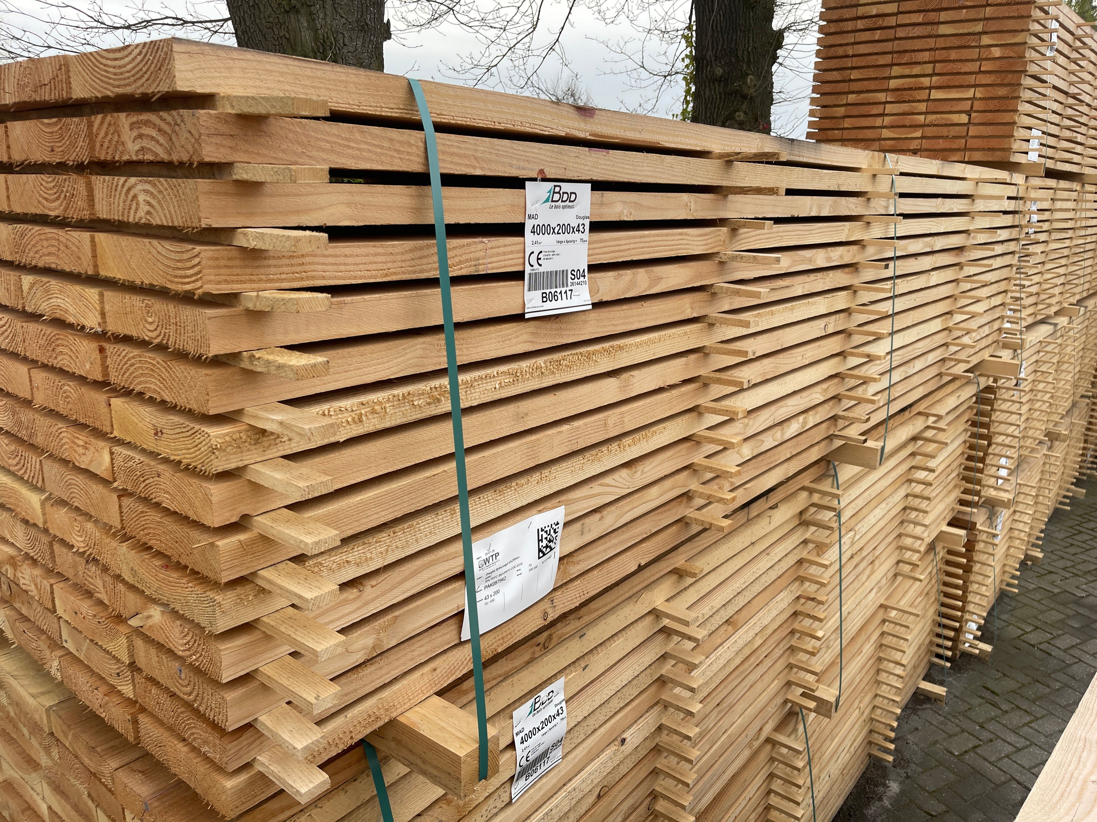 Douglas Planken Fijnbezaagd 43x200mm